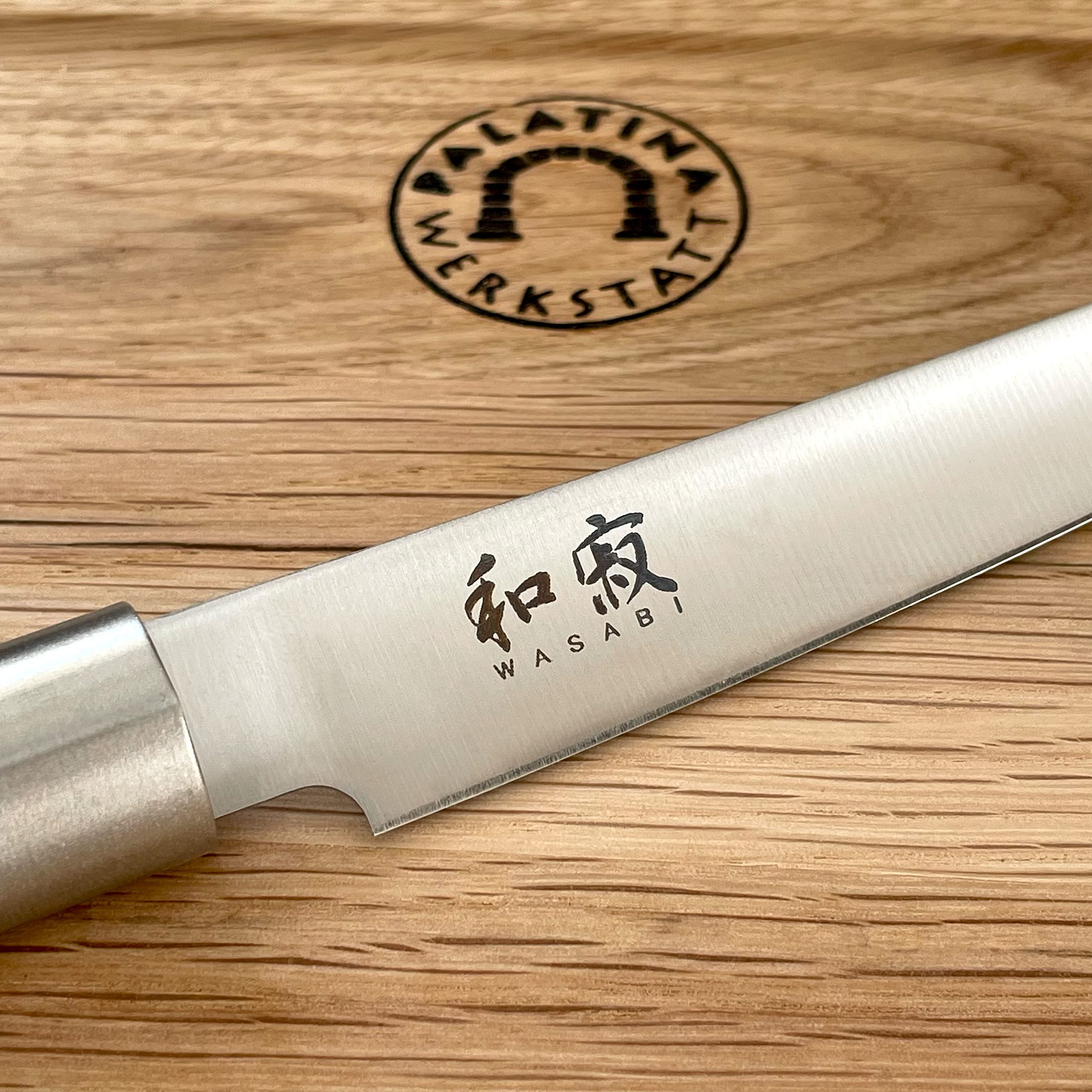 KAI Wasabi Black Steakmesser 67S-400 12cm - Angebotsset 4-teilig - Die erste Wahl für Steakliebhaber & Profi-Köche + 100% handgefertigtes Schneidebrett Unikat aus Eiche 30x22cm