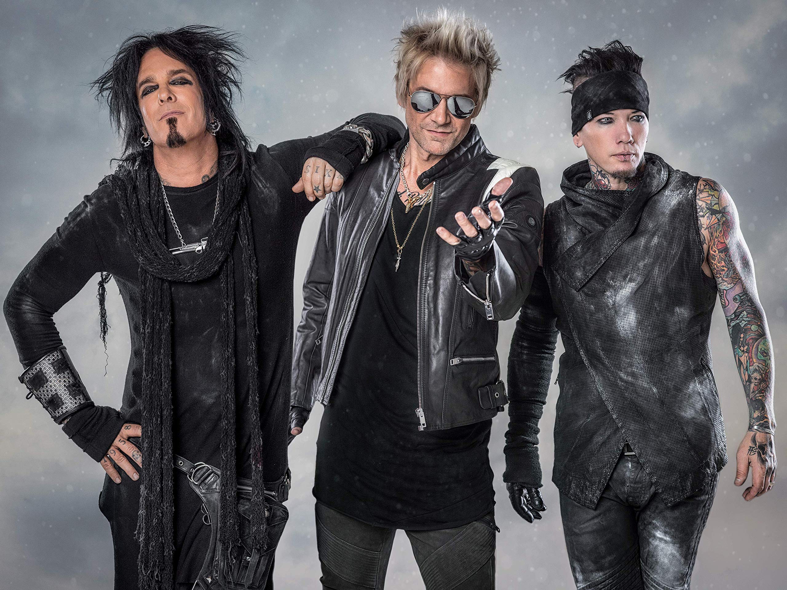 Sixx:A.M.