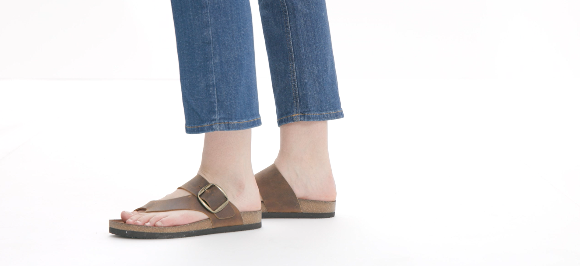 WHITE MOUNTAIN Women's Harley Sandal, Antique/Gold Leather, 5