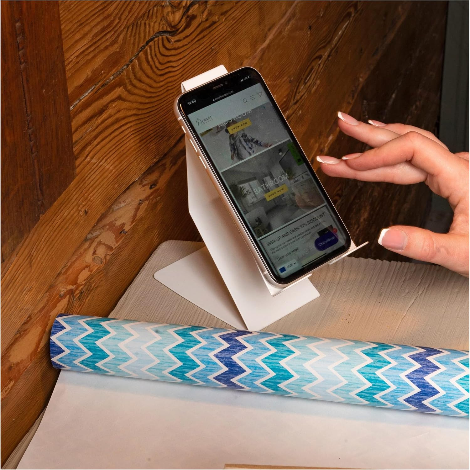 EWART WOODS Cell Phone Stand Office Mobile Holder and Desk Station Accessories Made of Metal, Standing Smartphone Tray for All Smart Phone, Home Desktop Decor (White)