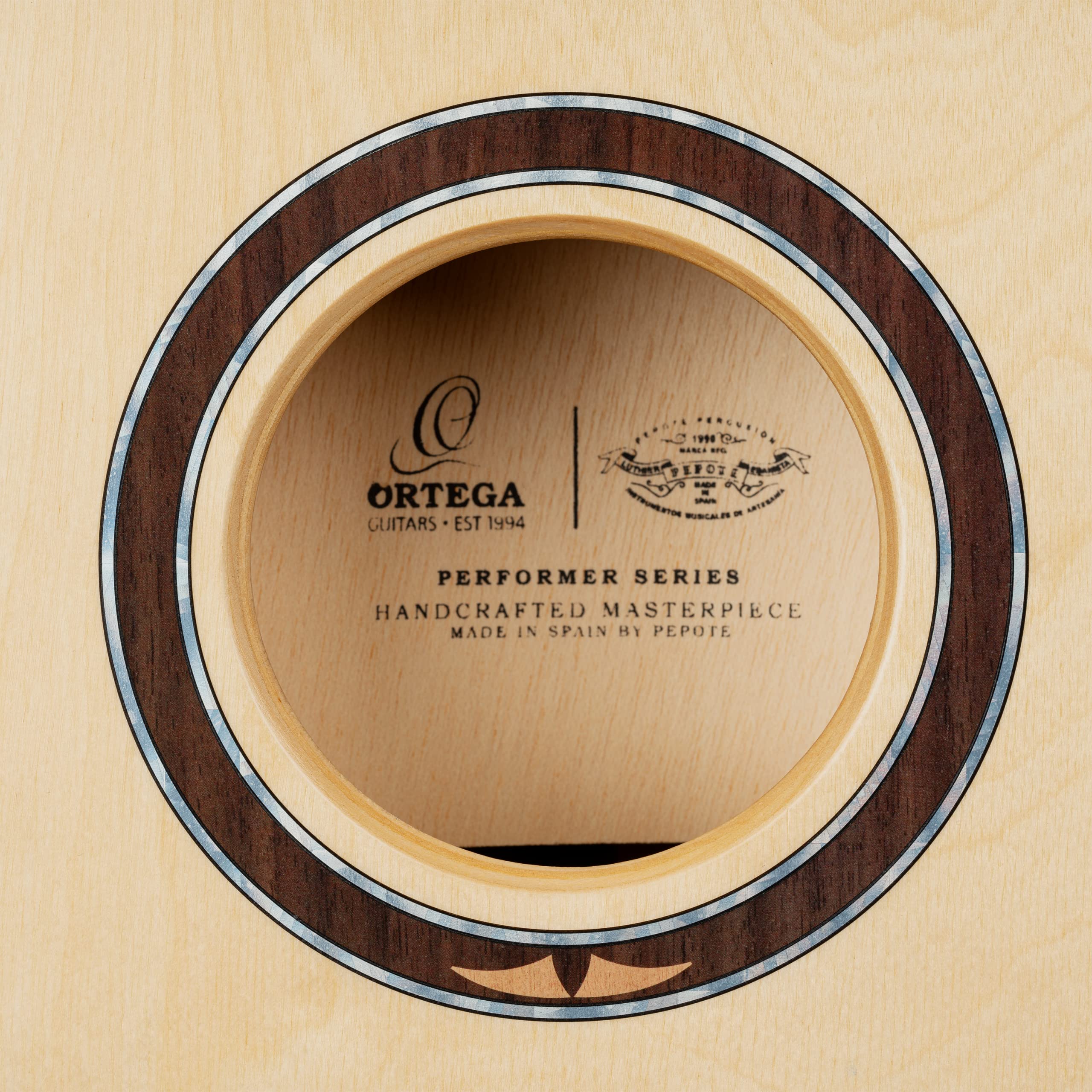 Ortega Guitars Performer Series Cajon – Caisse Claire Grand Format pour Gaucher avec Micro – Surface de Frappe Cèdre, Naturel Satiné (OCJPF-2-L)