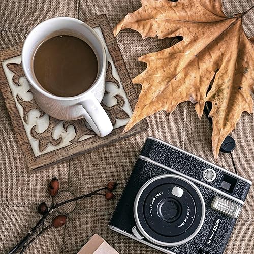 Miniatura 8 de DEVLA Juego de posavasos decorativos de madera de 4 pulgadas, tallados a mano con diseño antiguo blanco, 5 posavasos con soporte, marrón y blanco