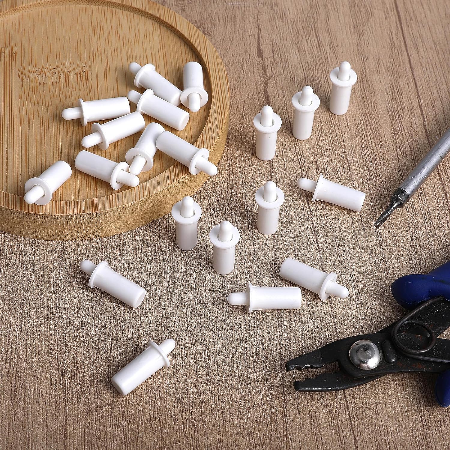 20 Pcs Shutter Repair Pins, Plantation Shutter Repair Pins Kit Shutters Fasteners Spring Loaded Replacement Pin Bolt Movable Blade Parts for Windows Cabinet Blind Slats White (0.9 x 0.3 Inch)