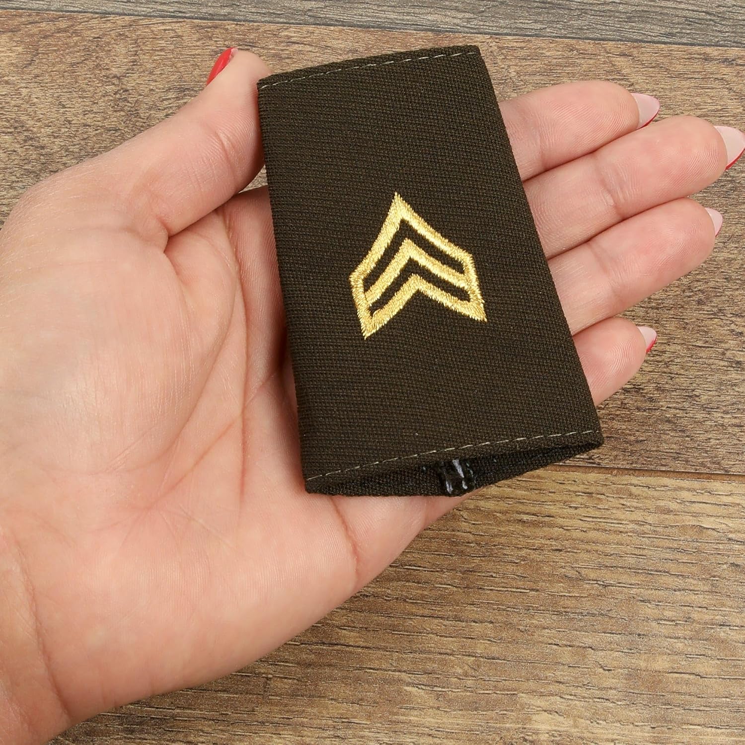 MEDALS OF AMERICA EST. 1976 Army AGSU Female Epaulet - Sergeant (SGT)