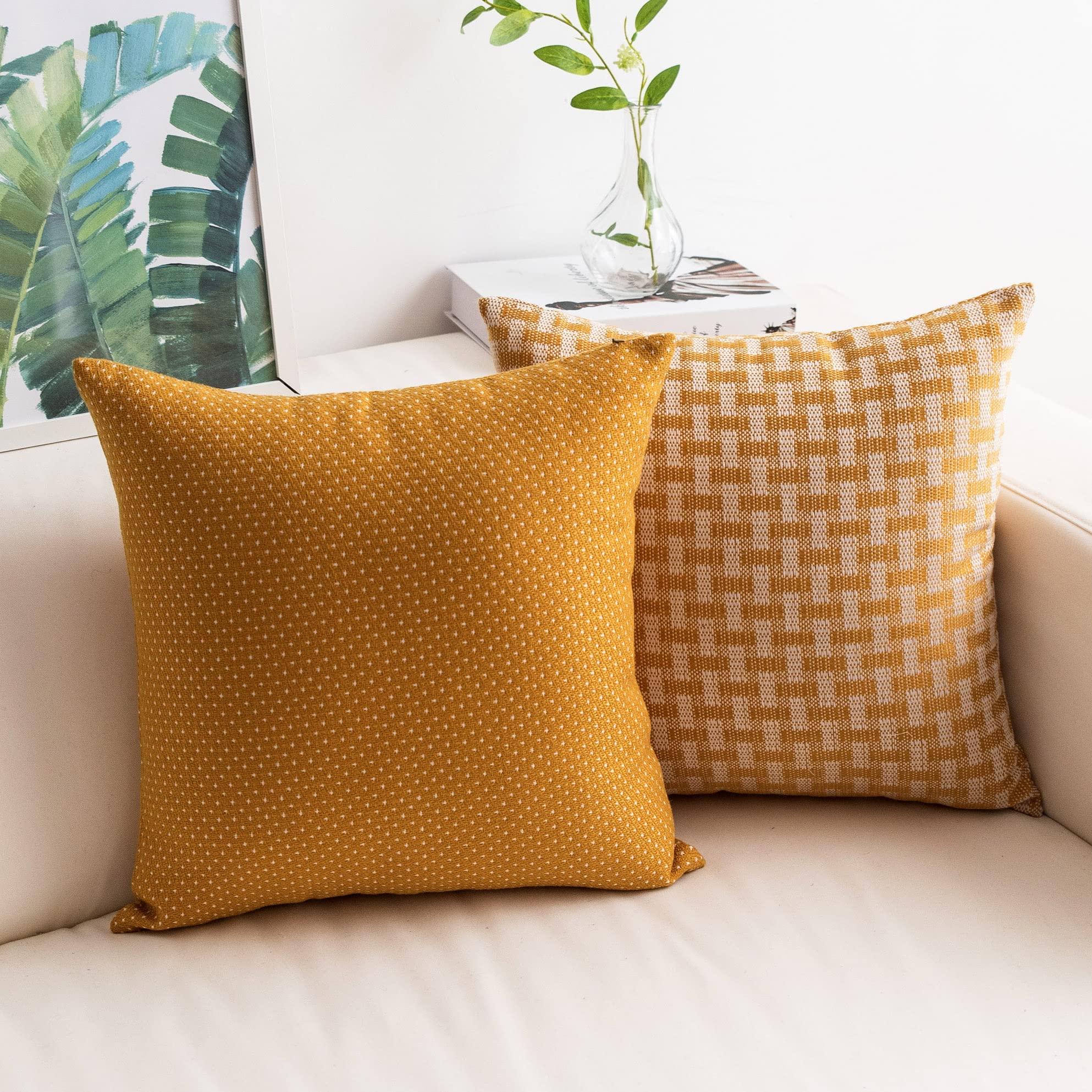 Housse de coussin 60x60 jaune moutarde pour illuminer votre chambre