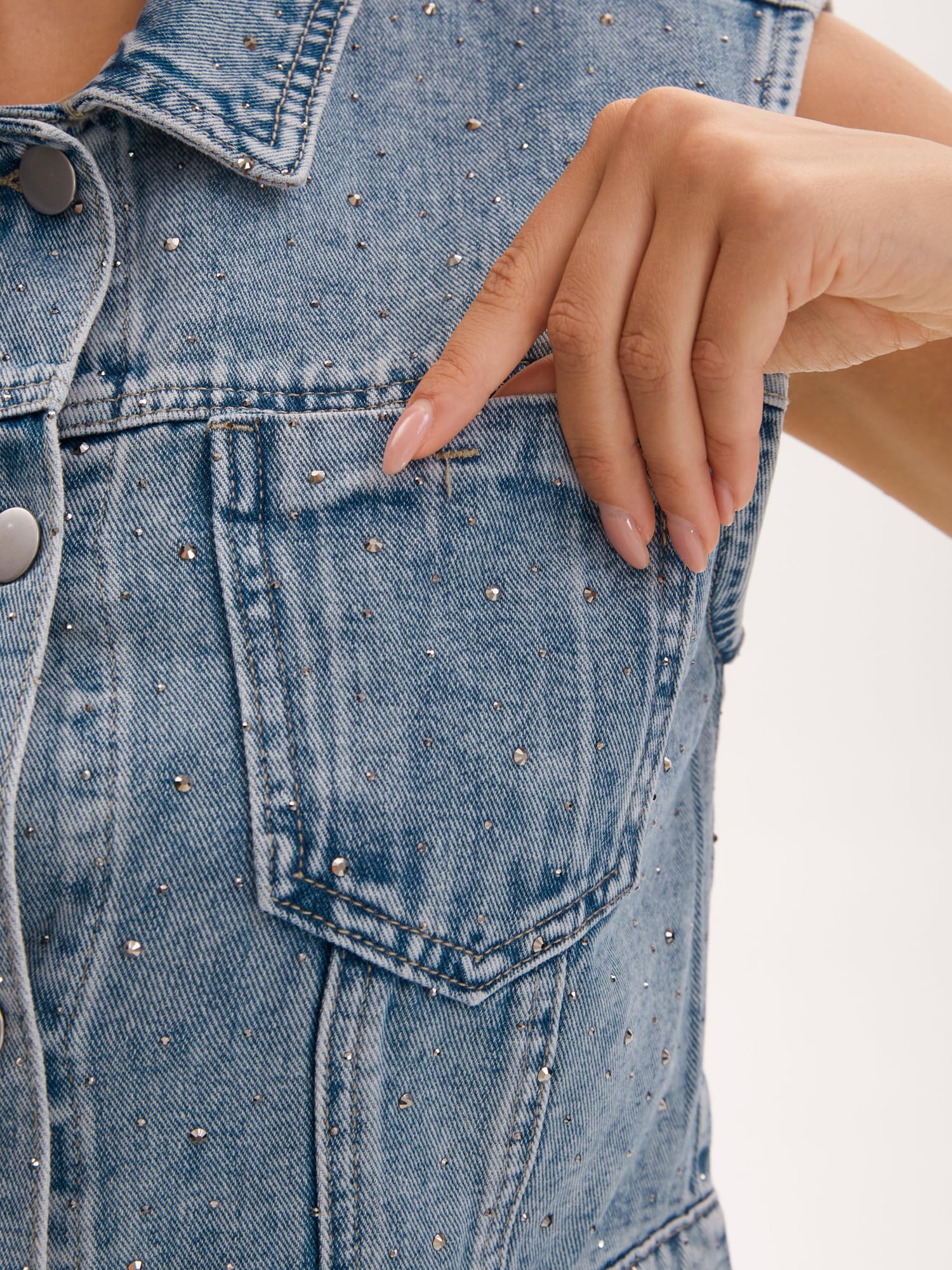 Gilet en Jean Femme Veste sans Manches Boutonnée Ornée de Strass Blouson Court en Denim Délavés