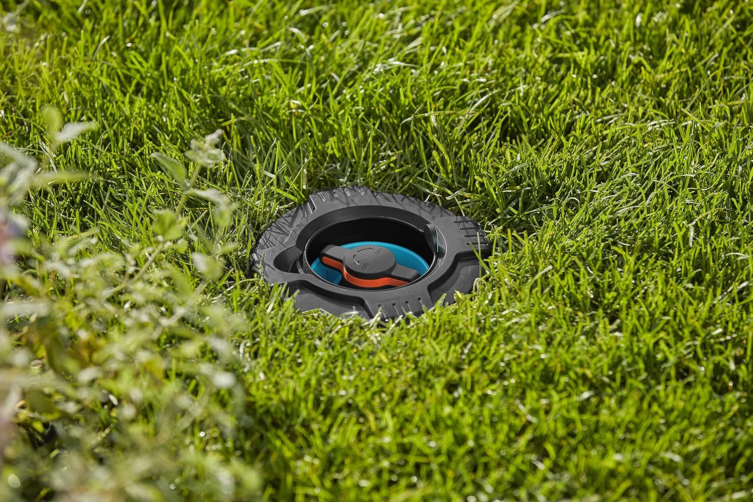 Gardena Sprinkler System Control and Shut Off Box with 3/4 inch External Thread: for The Variable Control or Shut Off of The Water Flow, for Individual sprinklers or Groups (08264-20)