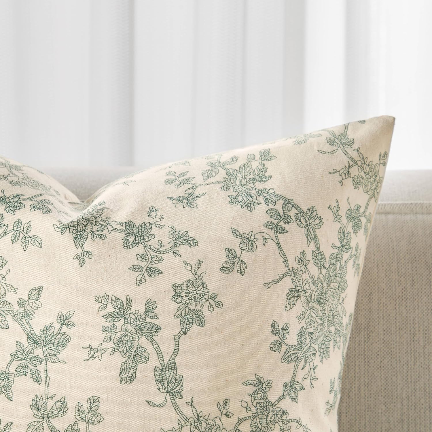 Condition photo showing Good Condition for 100% Cotton French Pastoral Lumbar Throw Pillow Covers Set of 2, 12x20 Inch Vintage Green Farmhouse Decorative Cushion Covers for Sofa Bed Living Room Home Decor