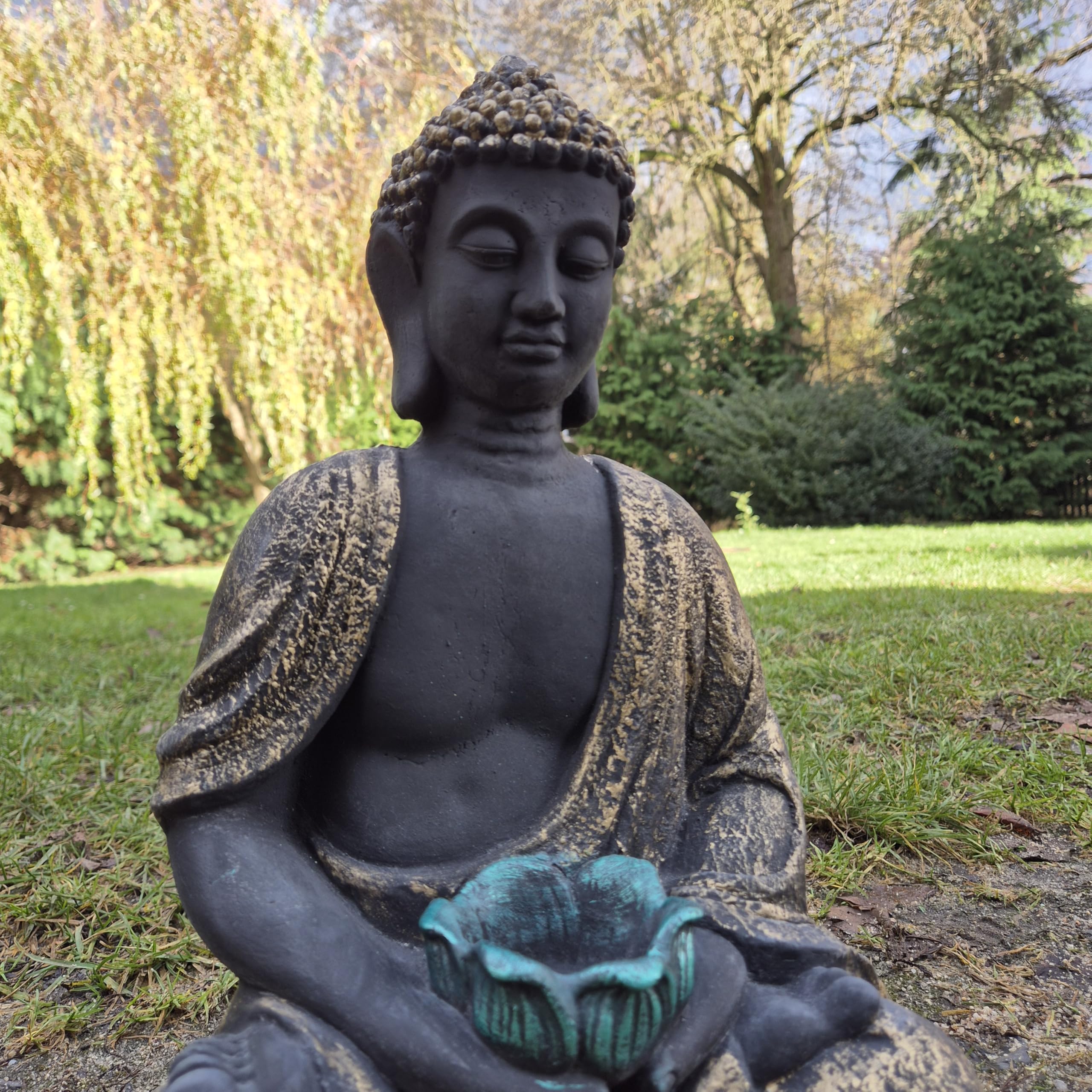 FABRIQ Grande figurine Bouddha 40 cm - 12 kg - Fonte de pierre - Doré - Résistant au gel jusqu'à -30 °C - Méditation et décoration de jardin
