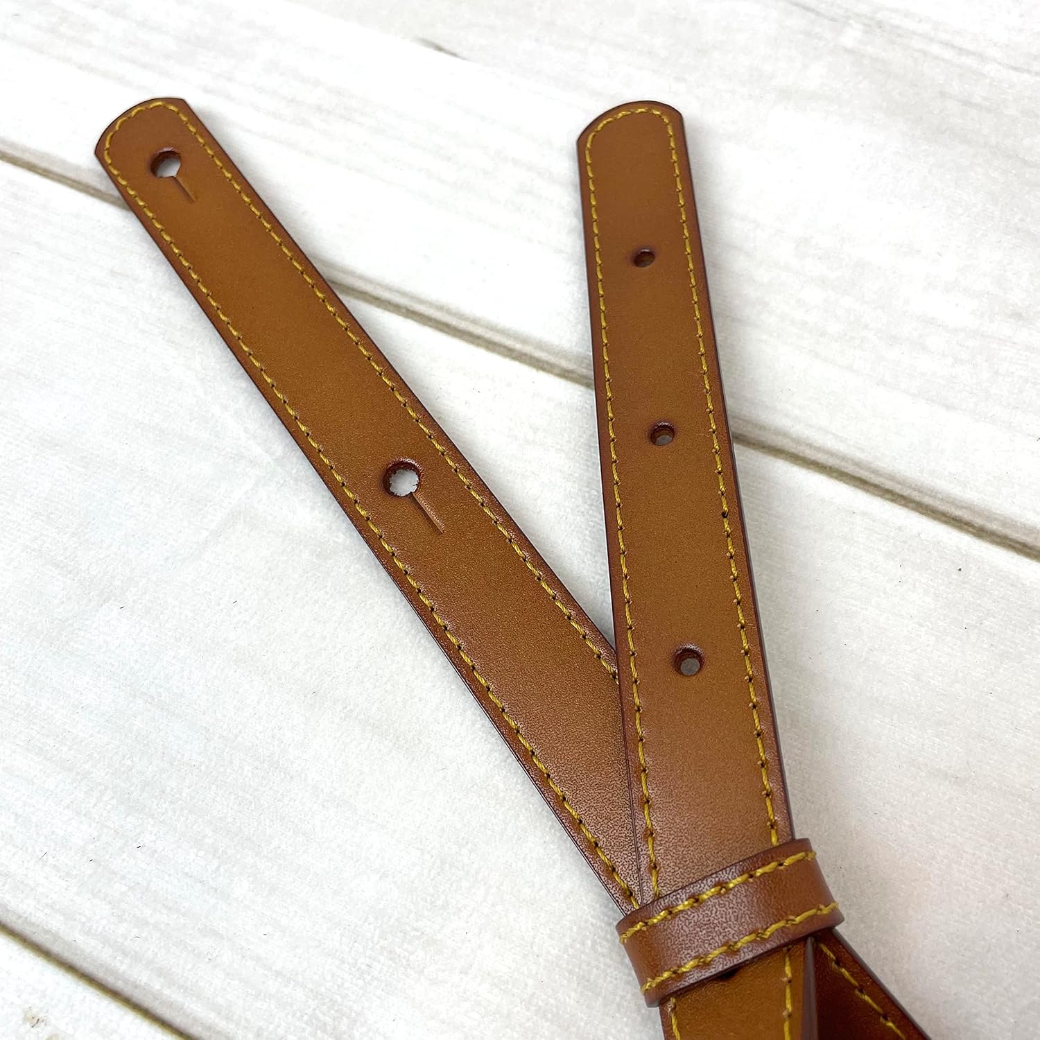 Walker And Williams C-18-VBRN Vintage Brown Premium Grain Leather Slash Guitar Strap With Deluxe Soft Suede Pad For Acoustic, Electric, And Bass Guitars