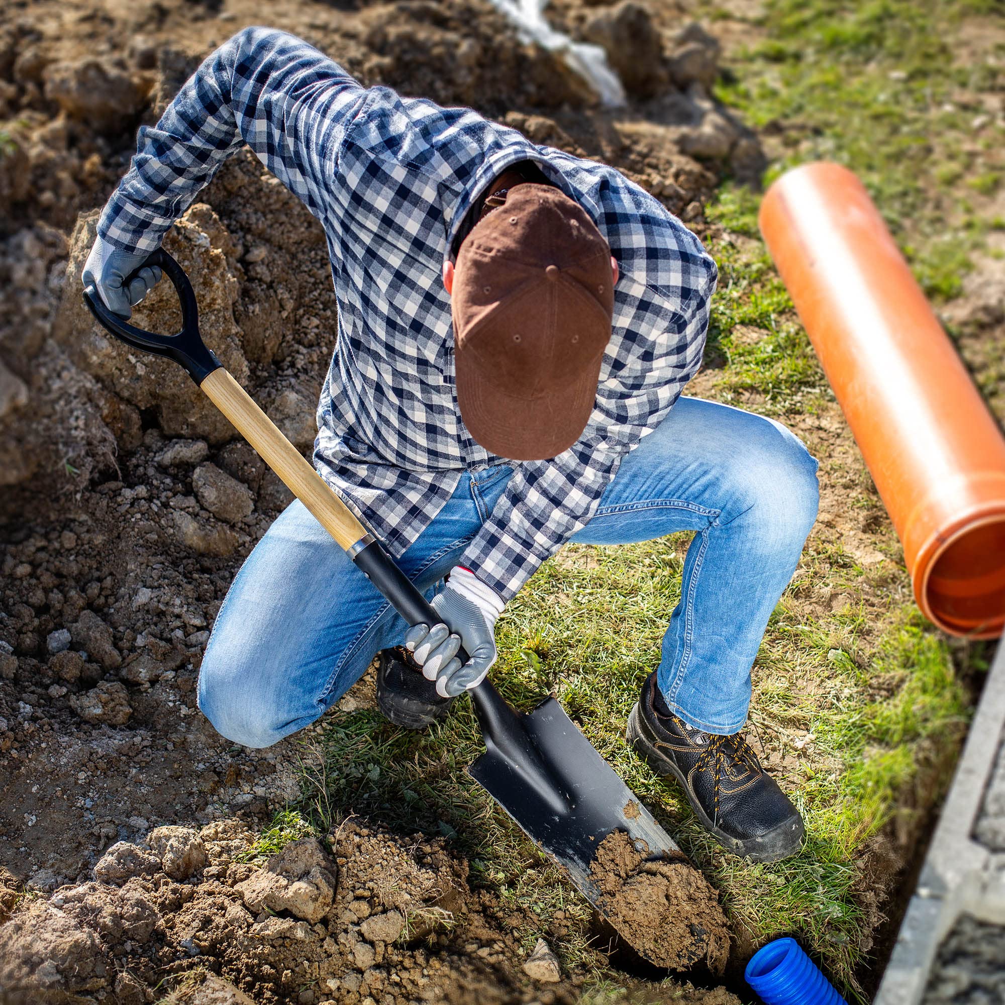 KADAX Bêche de Jardin Avec Poignée en D - Pelle de Drainage en Acier Avec Manche en Bois Pour Creuser des Trous, Planter des Arbres et Arbustes (120 cm)
