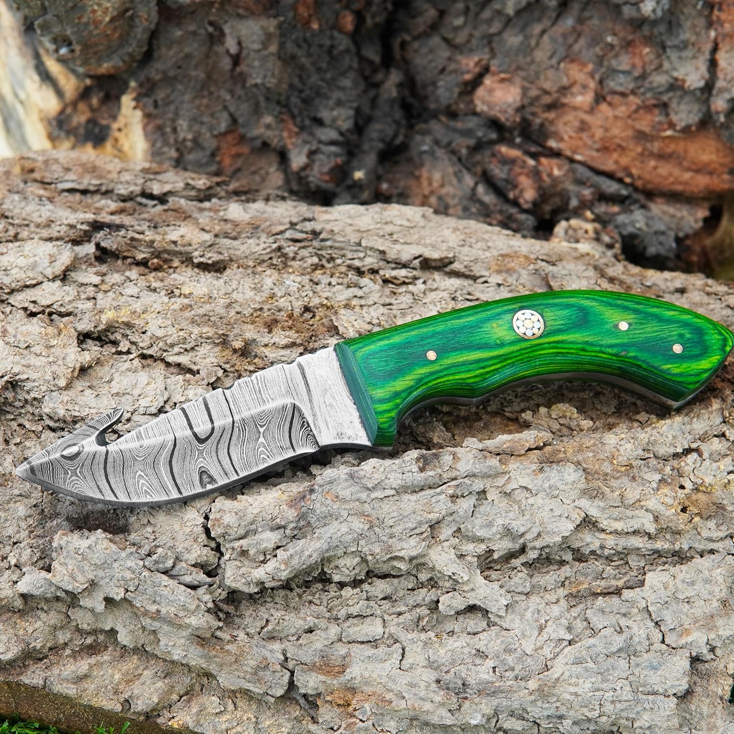 Handmade Damascus Hunting Knife, Green Wood Handle, 9 Inch Blade with Gut Hook, Leather Sheath, for Hiking and Camping, Ambidextrous