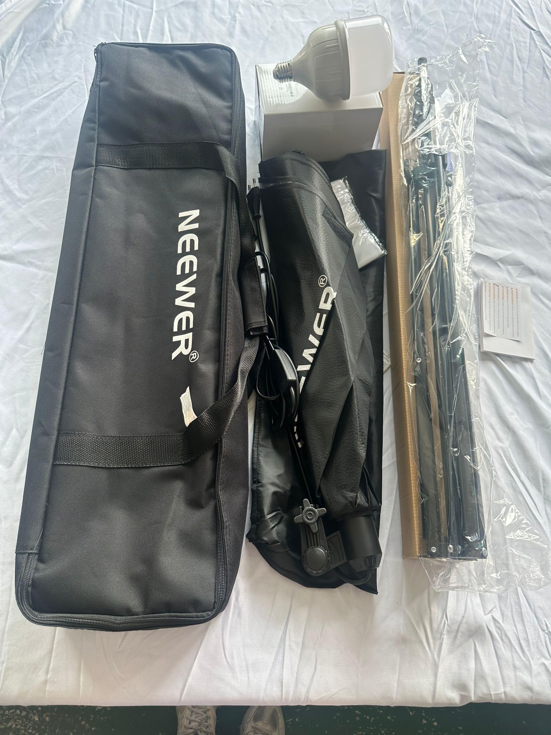 Kit Softbox RGB Neewer 24W Avec App - Éclairage LED Studio CRI93+