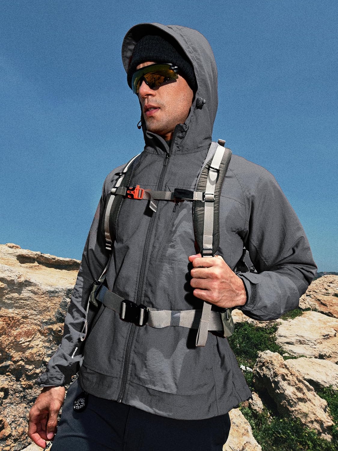 NORTHYARD Men's Windbreaker Jacket Lightweight Hooded Windproof Jackets with Zipper Pockets Hiking Outdoor Water Resistant