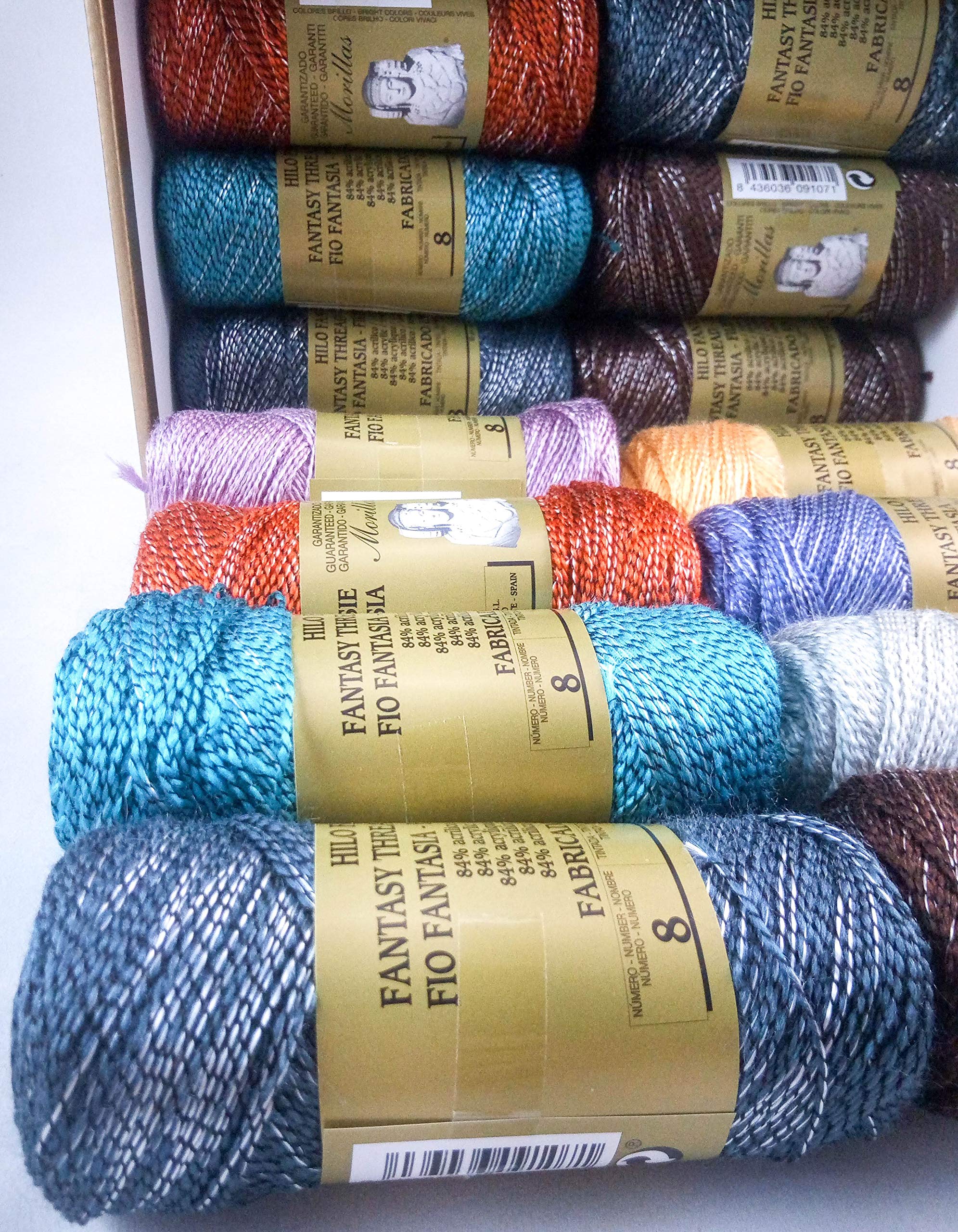 ▷ Pack de 16 Zepelines Hilo Fantasía Nº 8 BRILLO COL. OSCUROS (84% Acrílico/ 16% Poliéster) para tejer labores de ganchillo o punto con un acabado elegante.