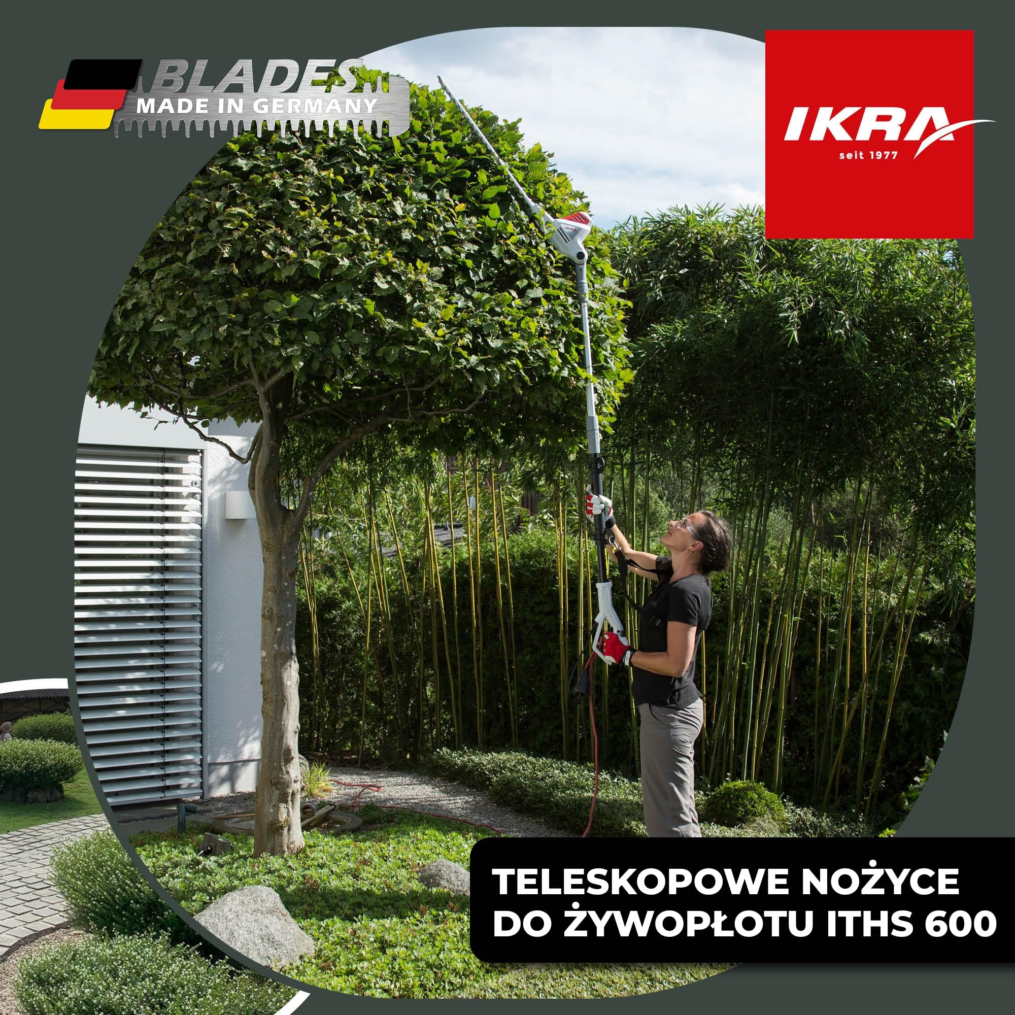 IKRA Nożyce elektryczne do żywopłotu teleskopowe ITHS 600 okulary ochronne | Teleskopowa regulacja długości i kąta cięcia, grubość cięcia do 20 mm, pas w zestawie, ostrza Made in Germany