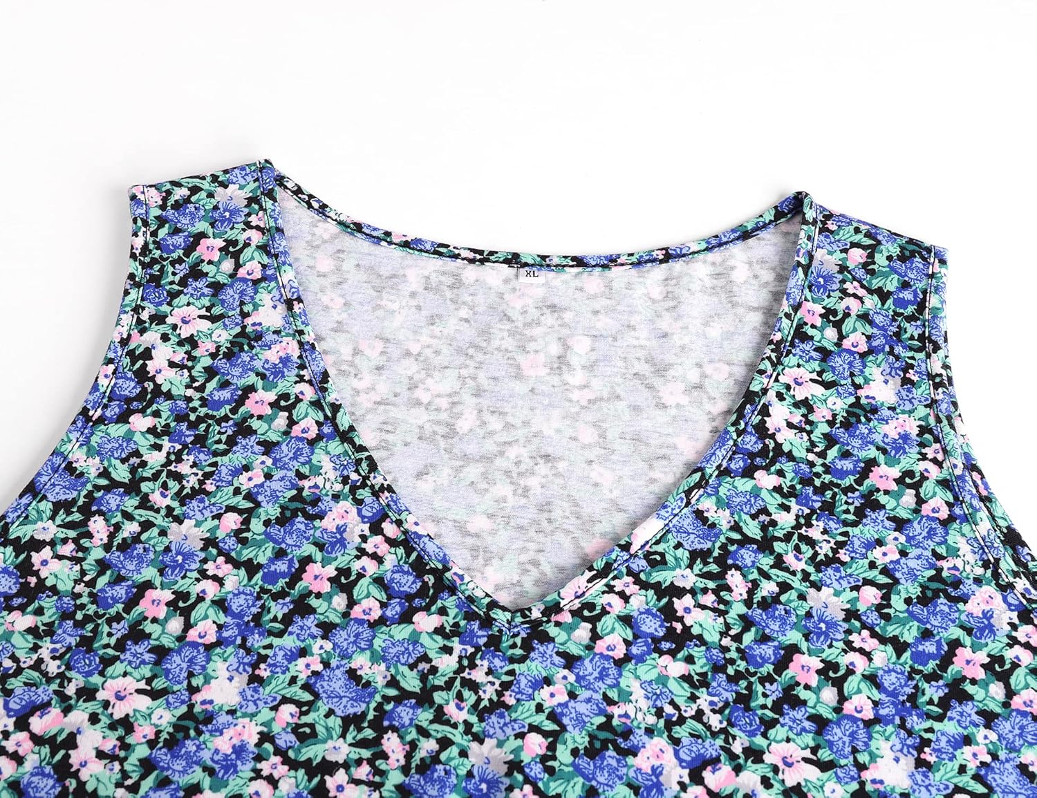 Ivicoer Women's Summer Beach Dresses V-Neck Floral Printed Tank Swing Dress Plus Size with Pocket(L-5XL) - Image 3