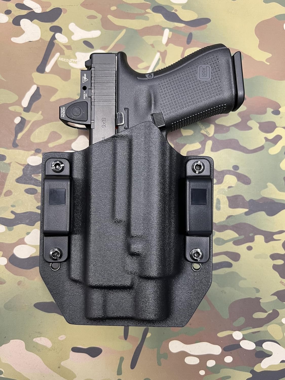 Black Kydex Holster Compatible with Glock 19 Gen 5 Olight BALDR PRO