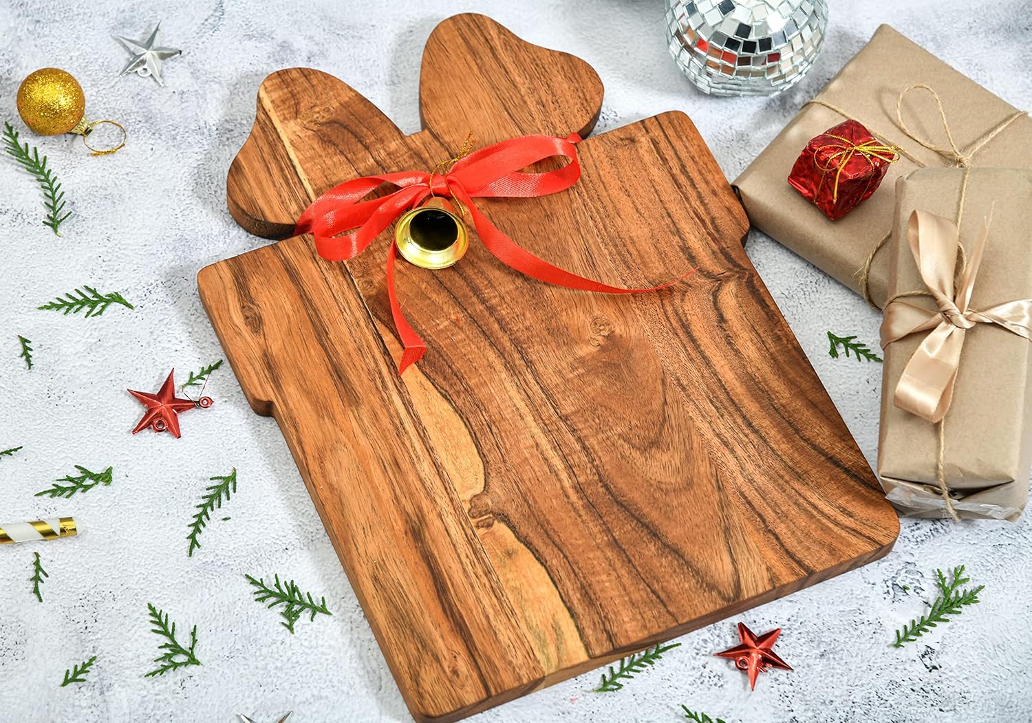 Treen Art Wooden Christmas Cutting Board for Kitchen Decor, 14"L x 10"W Gift Box Shaped Acacia Wood Chopping Board with Handle, Serving Charcuterie Platter