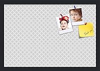 Vista 176 de PinPix Tablero de anuncios de corcho de 20 x 14 pulgadas. Este tablero decorativo enmarcado viene con diseño de círculos B W y un marco negro