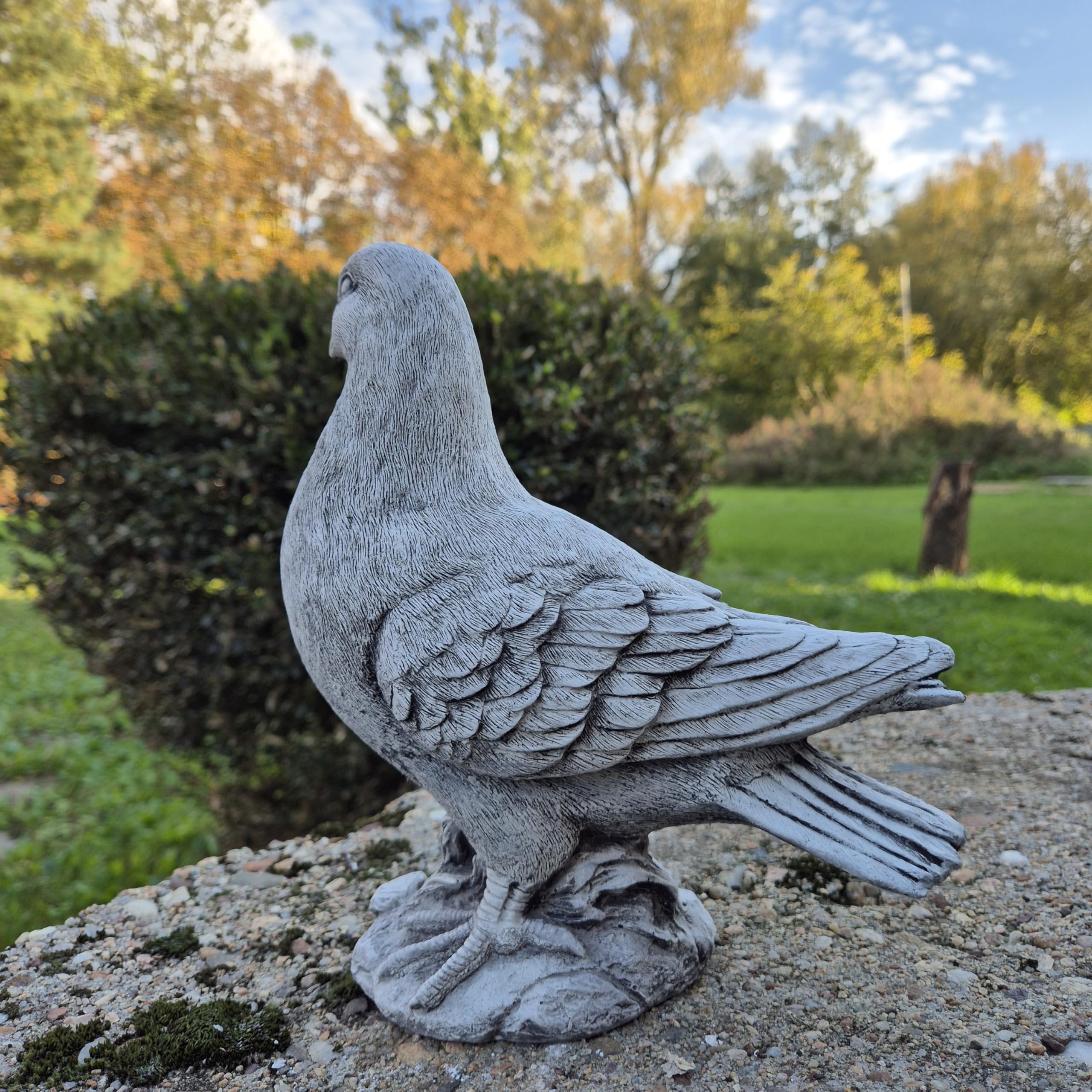 FABRIQ Handgefertigte Taubenfigur 24 cm – Schwarze wetterfeste Steinguss-Vogelskulptur – 3 kg – Handbemalt