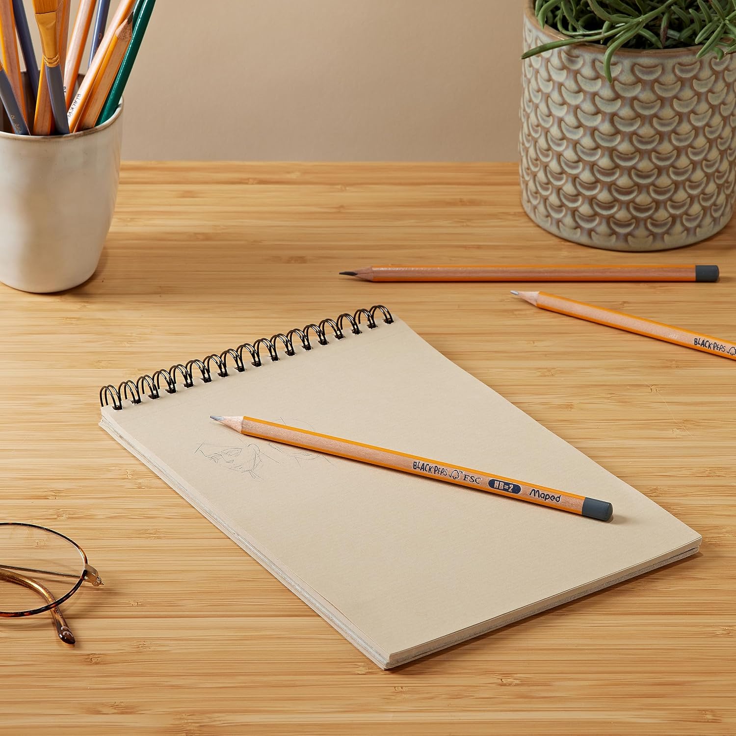 Maped - 10 Pencils Graphite Black & amp; rsquo; Peps - 10 Pencils & amp; agrave; HB Paper Painted Tip - Ergonomic and Triangular - Certified Wood Pencils 100% FSC