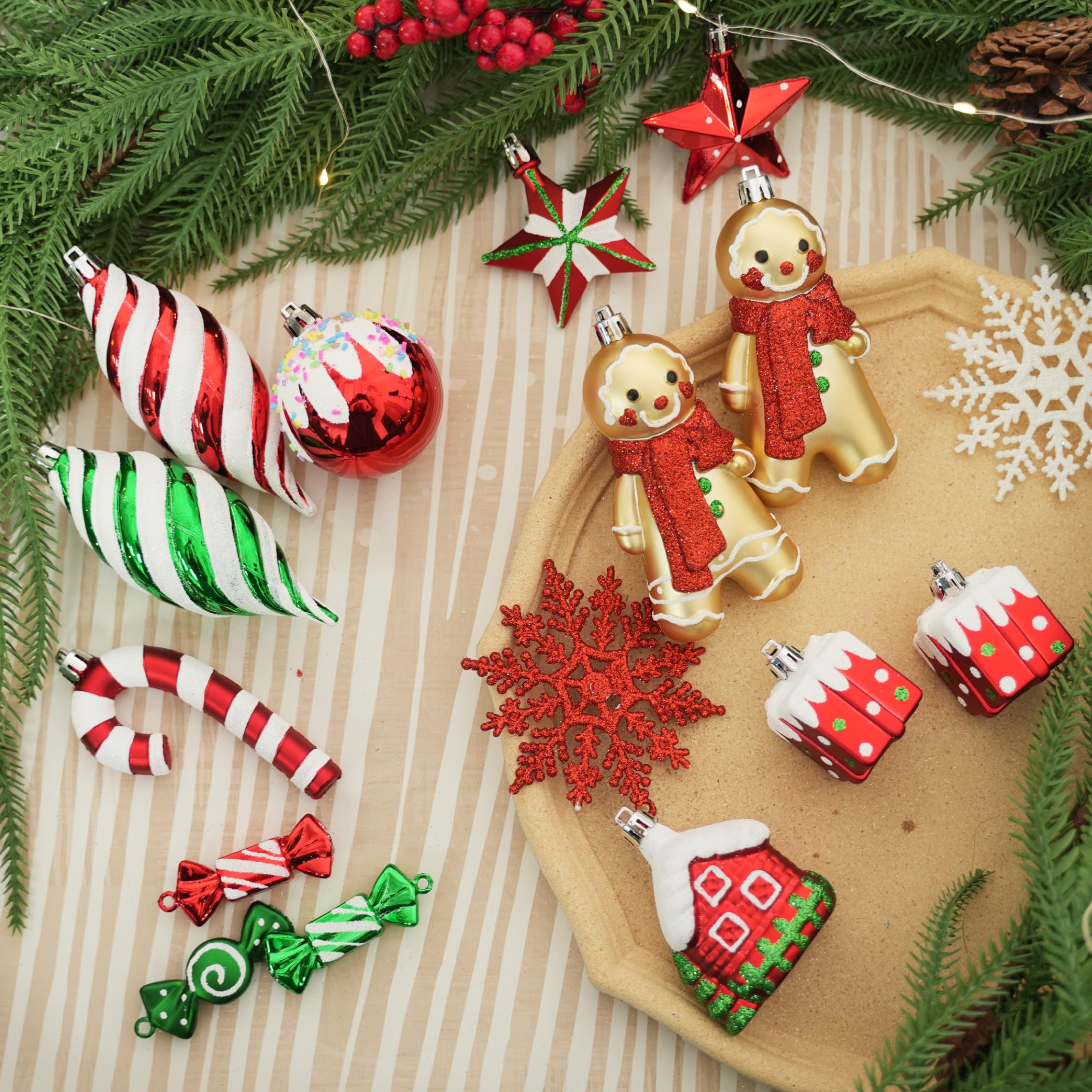 SHareconn Set di 65 Palline di Natale Decorazioni, in Plastica Infrangibile, Decorazione per Albero di Natale & Feste Matrimoni, Diverse Forme di Palline con corda, Rosso & Verde & Bianco