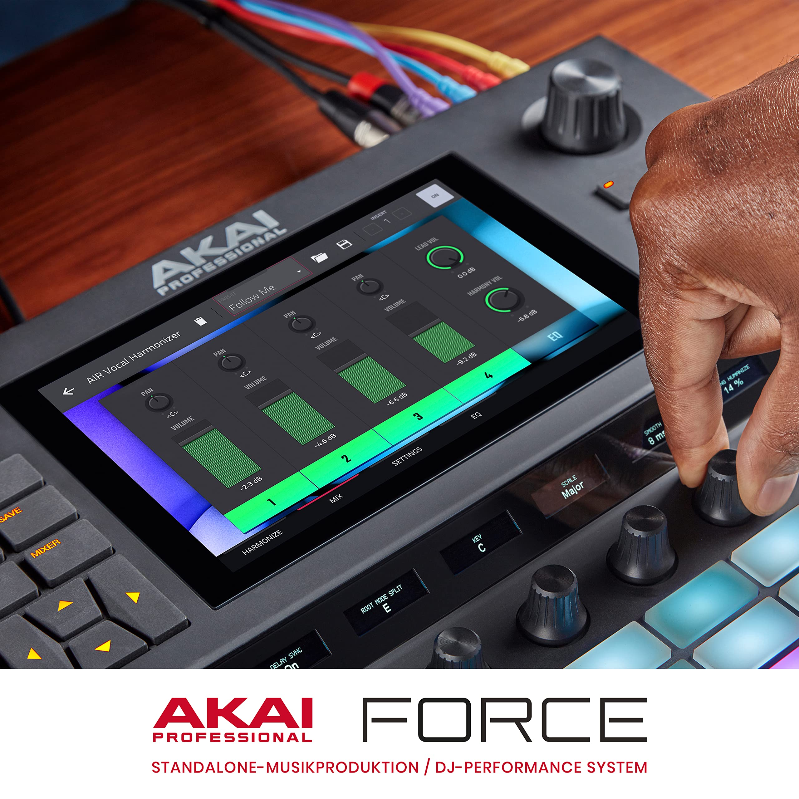Akai Professional FORCE – Standalone-Musikproduktion, MIDI-Sequencer und DJ-System mit Synth-Engines, MPC-Sampling und Clip-Launching im Ableton-Stil