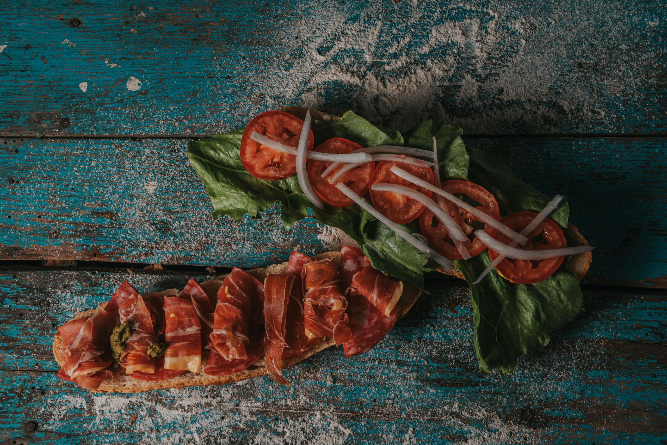 JAMÓN IBÉRICO(PALETA PATA NEGRA) DE BELLOTA 100% RAZA IBÉRICA 5 kg aprox MARCA GUIJU regalo SALAMANCA.