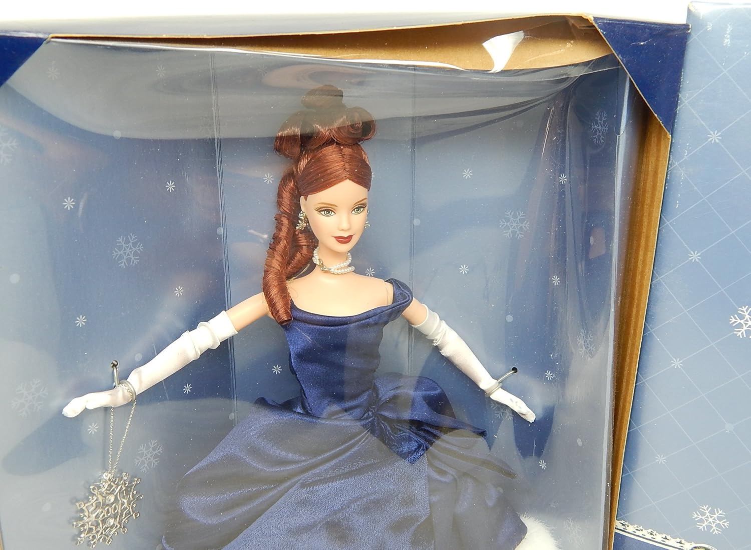 Barbie Holiday Treasures 2001 Collector's Club Exclusive