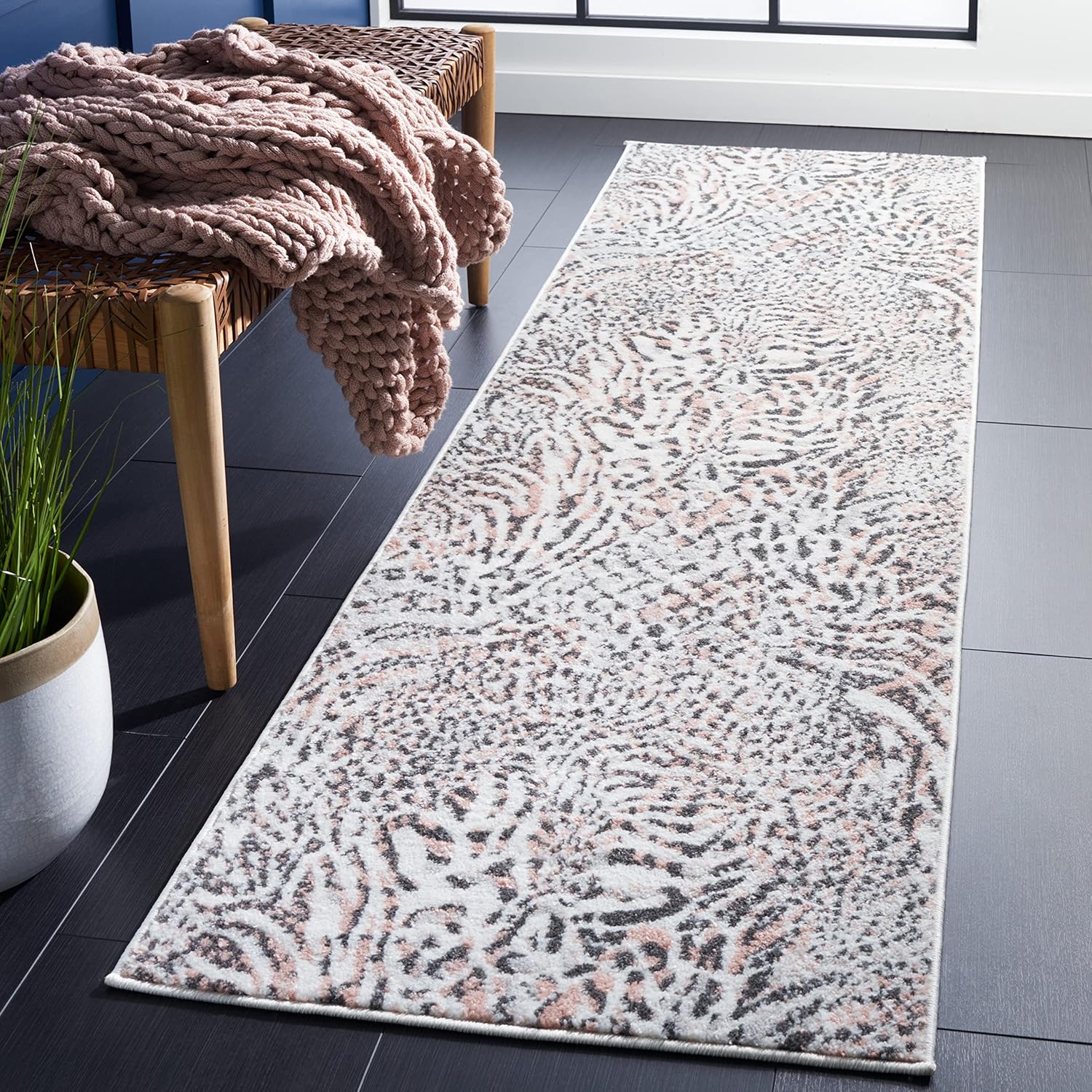 SAFAVIEH Amsterdam Collection Runner Rug - 2'3" x 8', Ivory & Blush, Modern Design, Non-Shedding & Easy Care, Ideal for High Traffic Areas in Living Room, Bedroom (AMS187U)