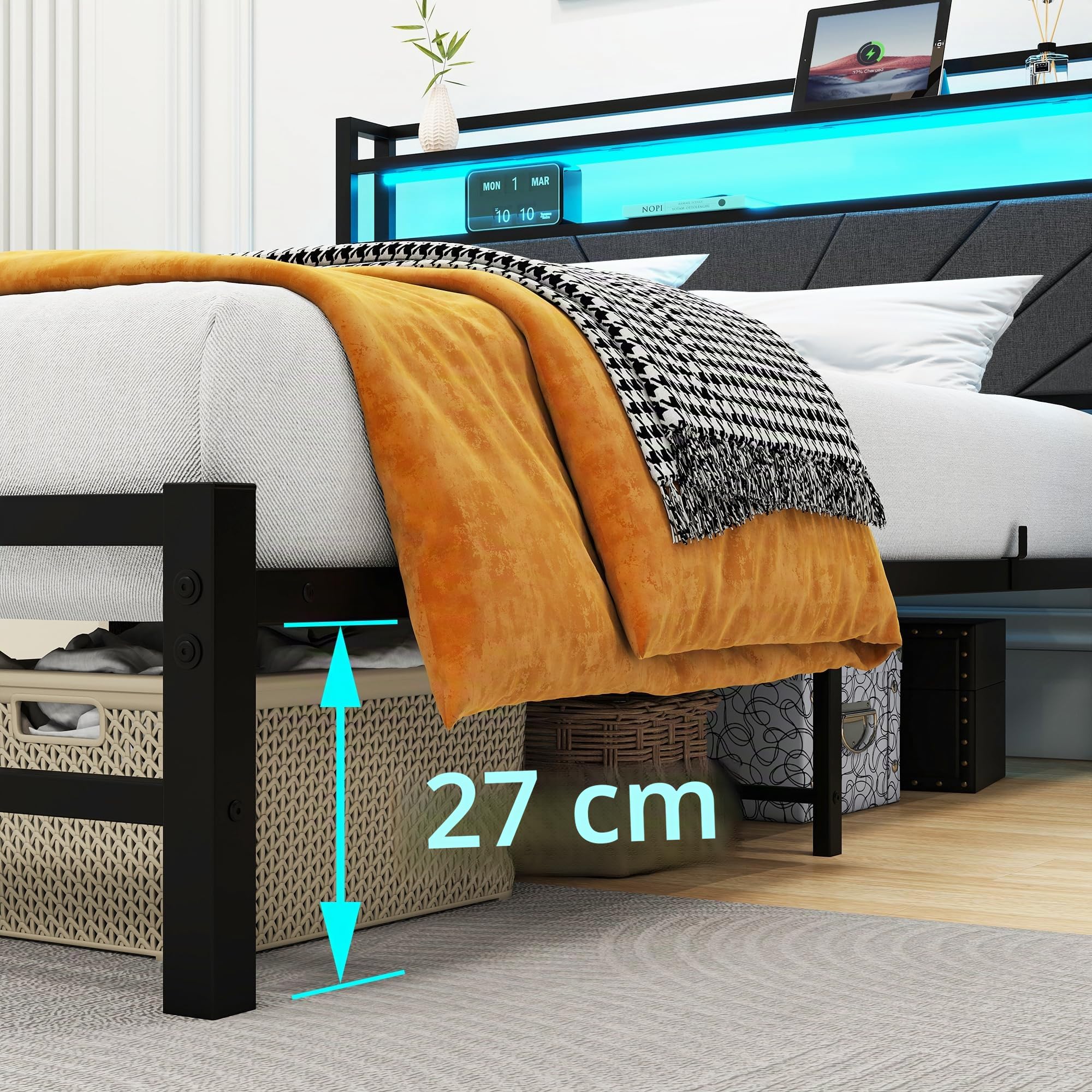 Lit Double 120 x 200 cm avec Éclairage LED, Tête de Lit en Lin Gris, Station de Charge (2 Prises CA et 1 Port USB), Résistant aux Grincements