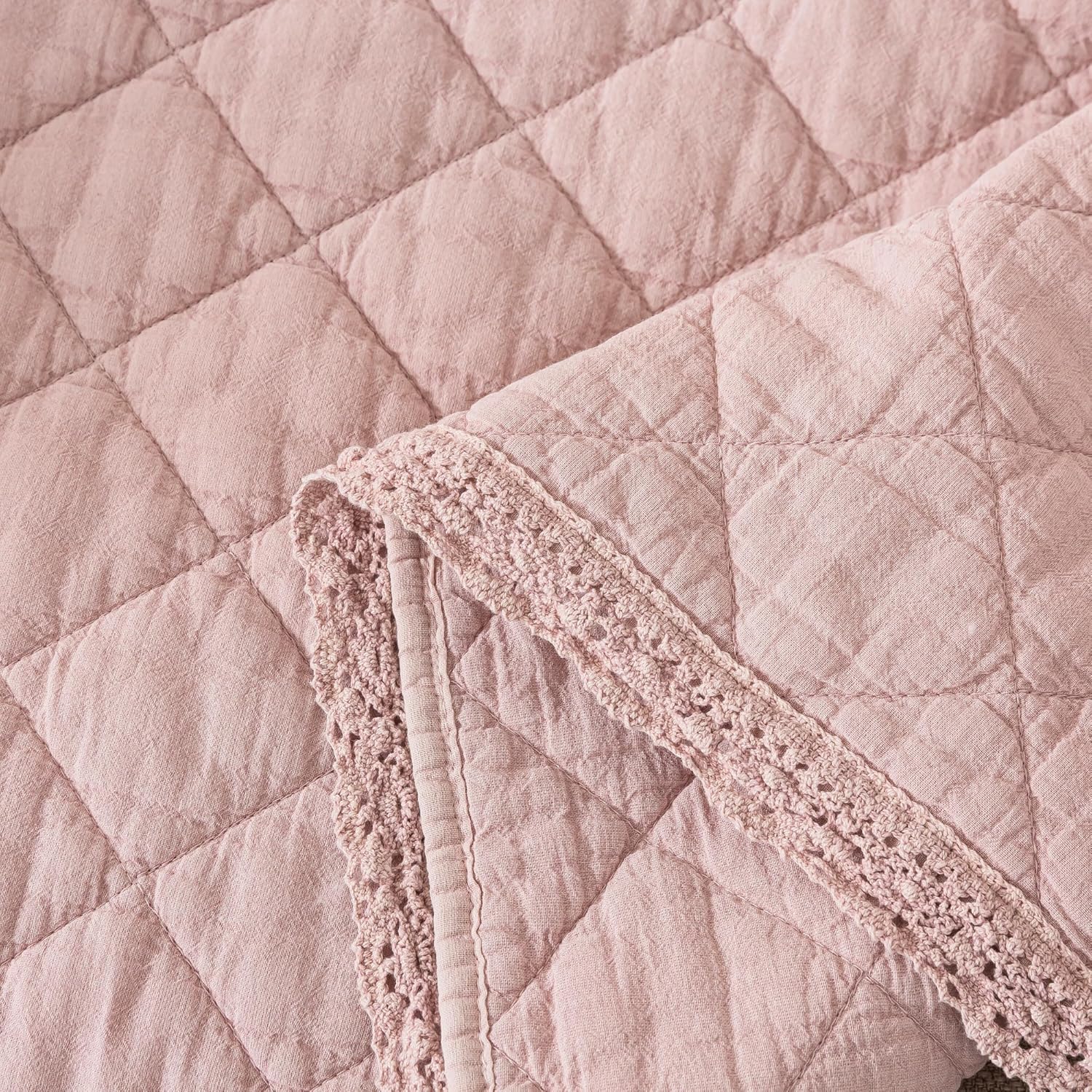 Soul & Lane Blush Diamond Cotton Quilted Throw Blanket - 50" x 60", Shabby Chic Pink Decorative Throw for Couch and Bed, Lightweight Romantic Diamond Pattern Lap Quilt with Scalloped Lace Trim Edge