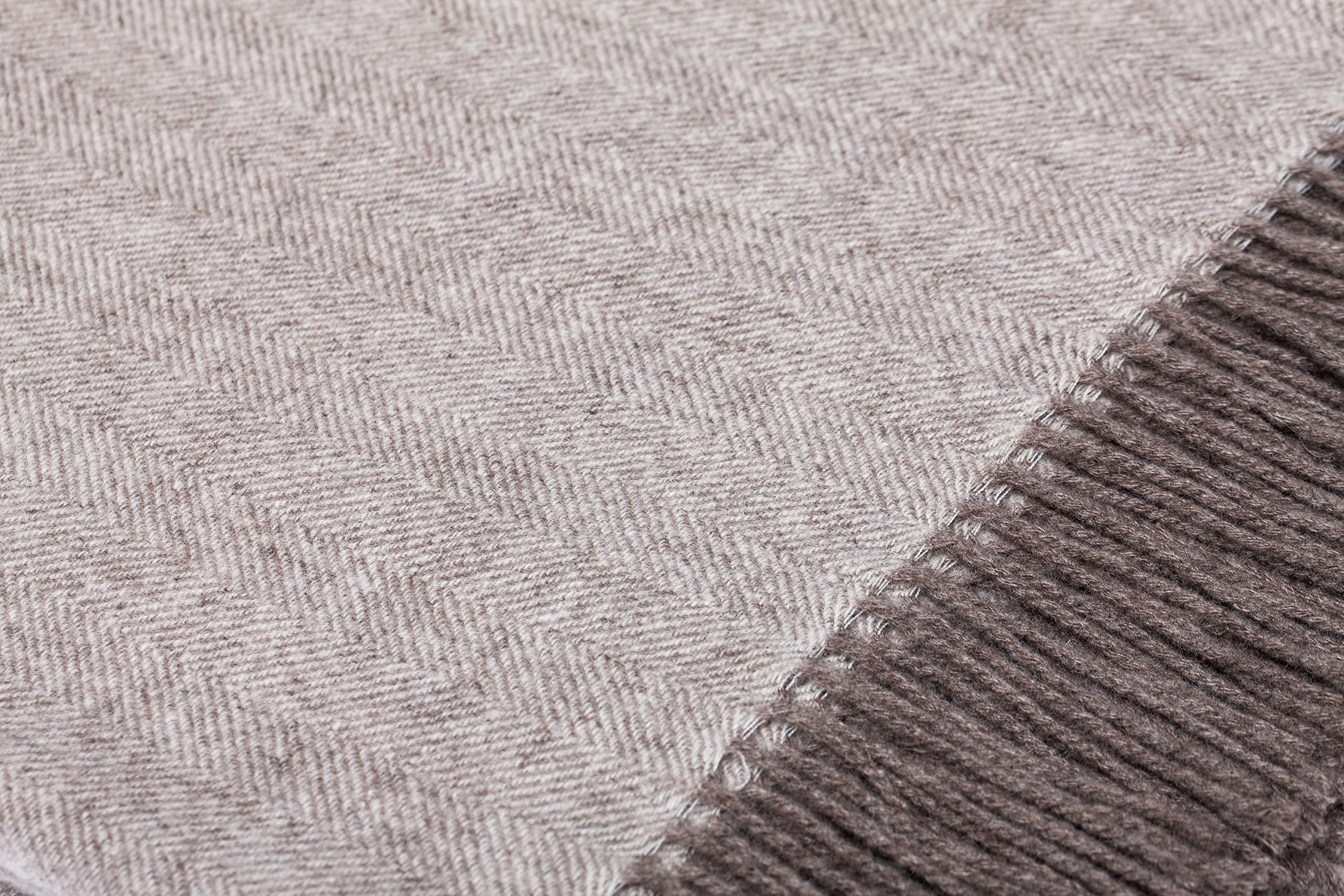 Drobė HOME Wollen deken van 100% pure merinowol, 140 x 200 cm, bruin, zachte, effen deken van scheerwol met visgraatpatroon en franjes, perfect als sprei, bankdeken, sprei