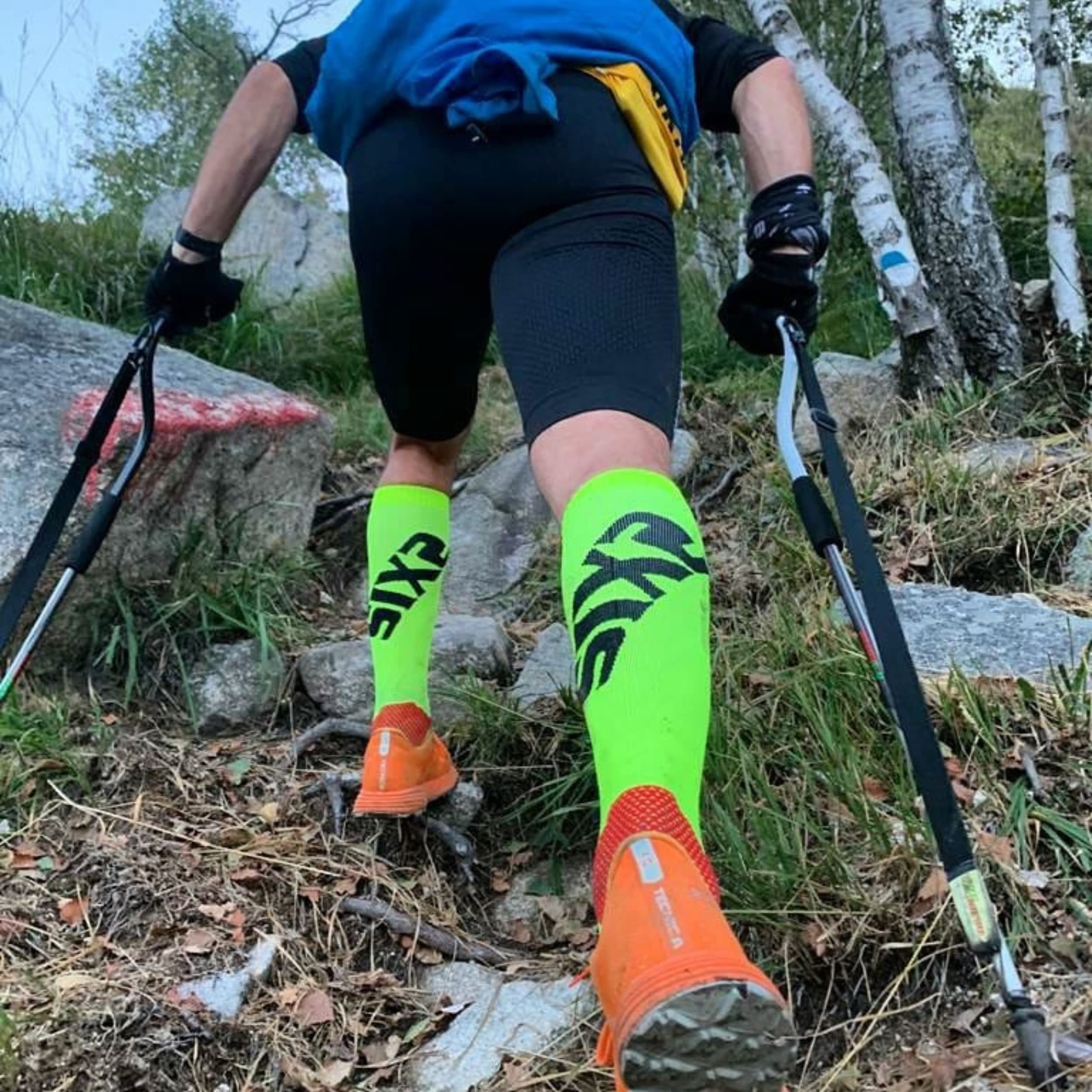 N&W CURVE | Bretelle Elastiche Bastoncini Outdoor, Bretelle Montagna Ideali per Bastoni Trekking Hiking Trail Running, Accessori Running o Camminata Montagna | Ideate per Bastoncini Trekking Sky Race