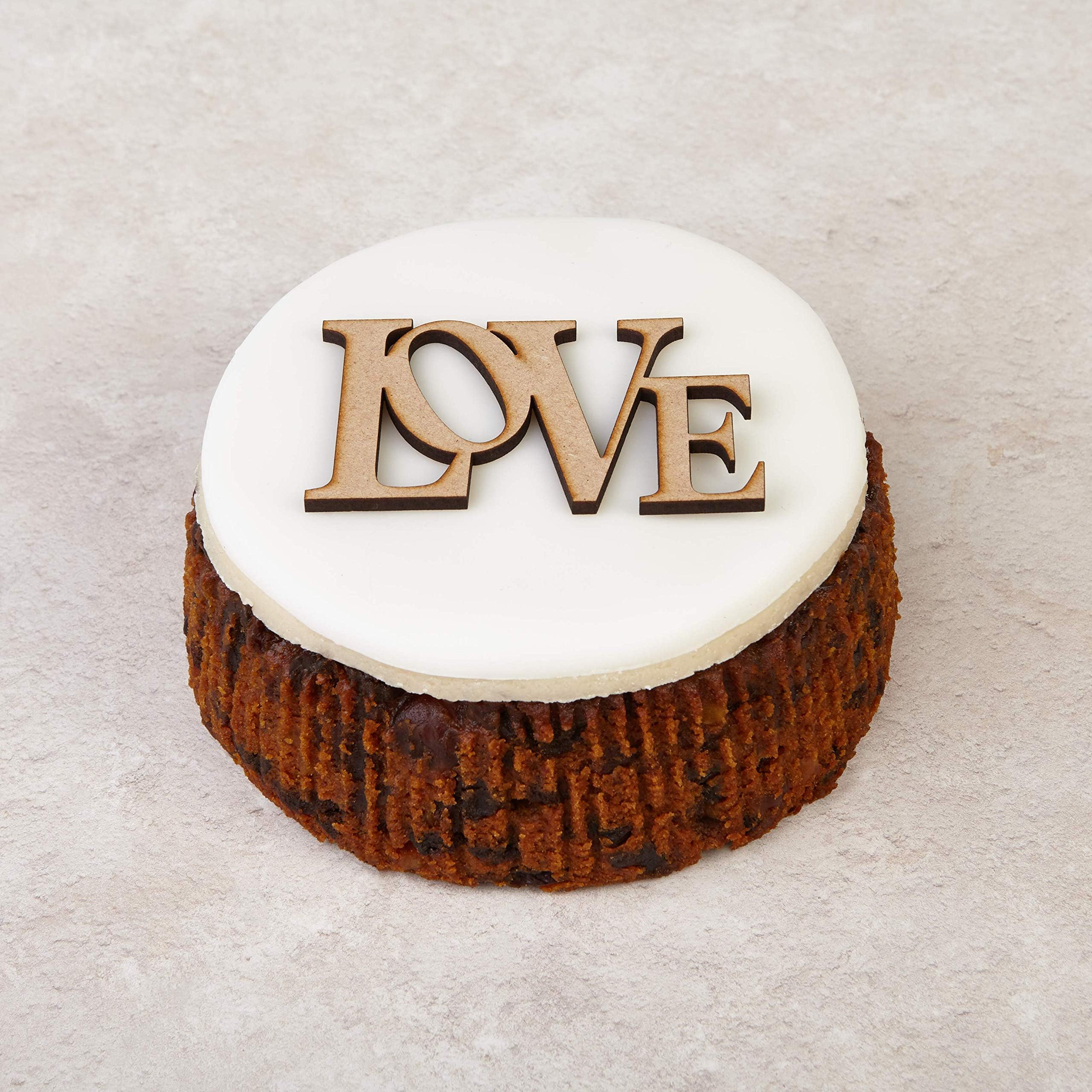 The Cakeology Co Bakery 14 cm Gift Cake in a Tin - Rich Fruit Cake with Brandy, Hand-Decorated with Marzipan, Icing and a LOVE Plaque, 785 g
