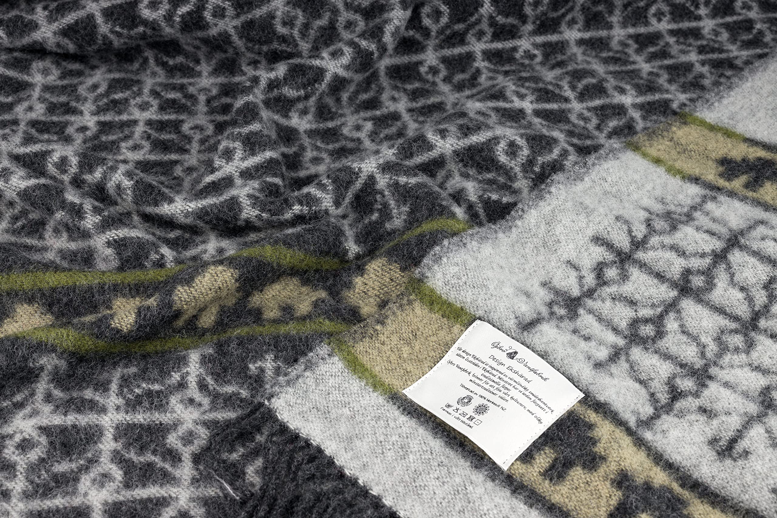 ÖJBRO VANTFABRIK Ekshärad Sot wełniany koc z frędzlami 130 x 220 cm różowy/szary/zielony 100% wełna merynosowa dziergany pled koc dzienny Quilt ciepły miękki - wyprodukowano w Szwecji