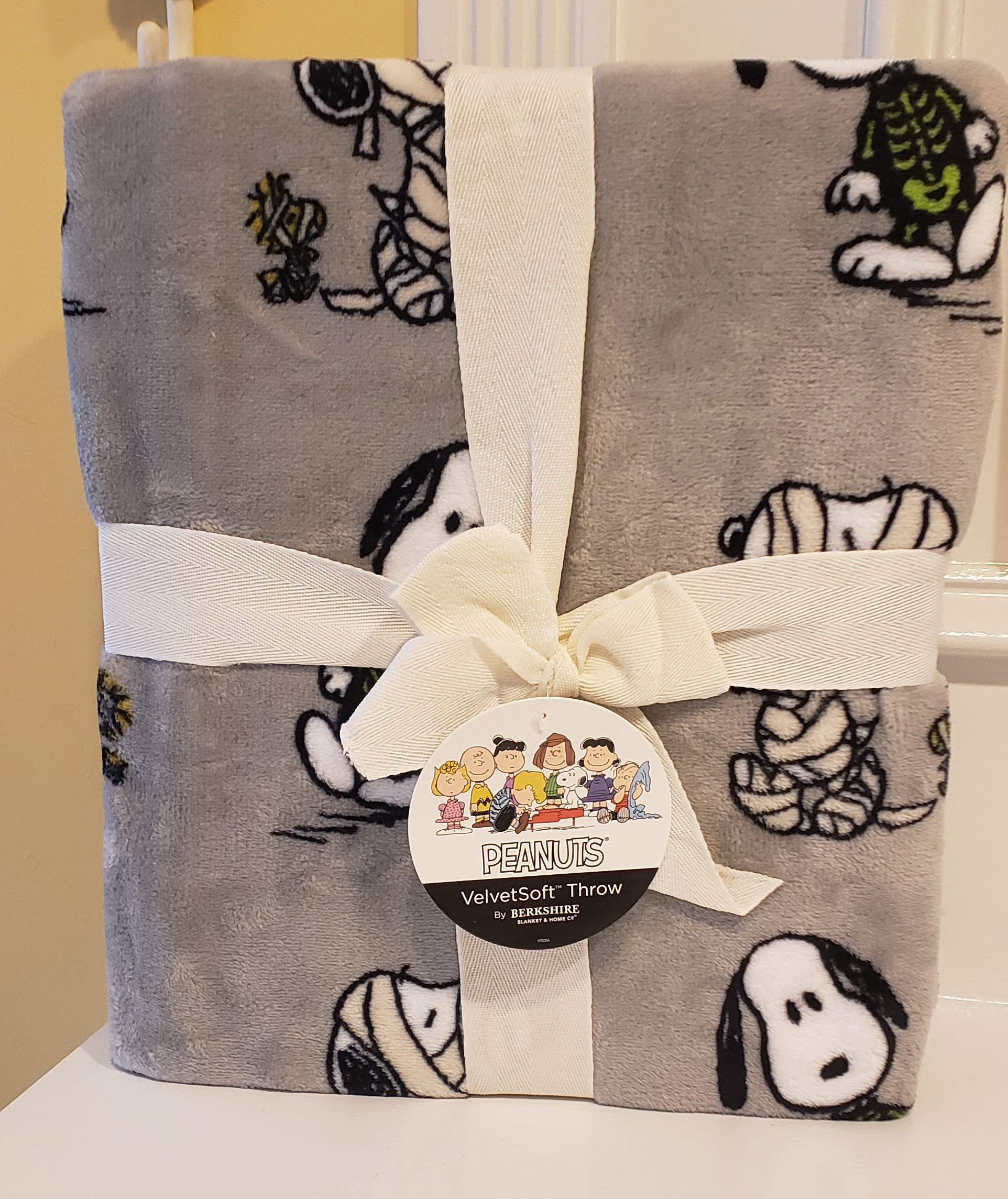 PEANUTS SNOOPY BERKSHIRE VELVET SOFT BLANKET THROW 55x70 NEW Grey