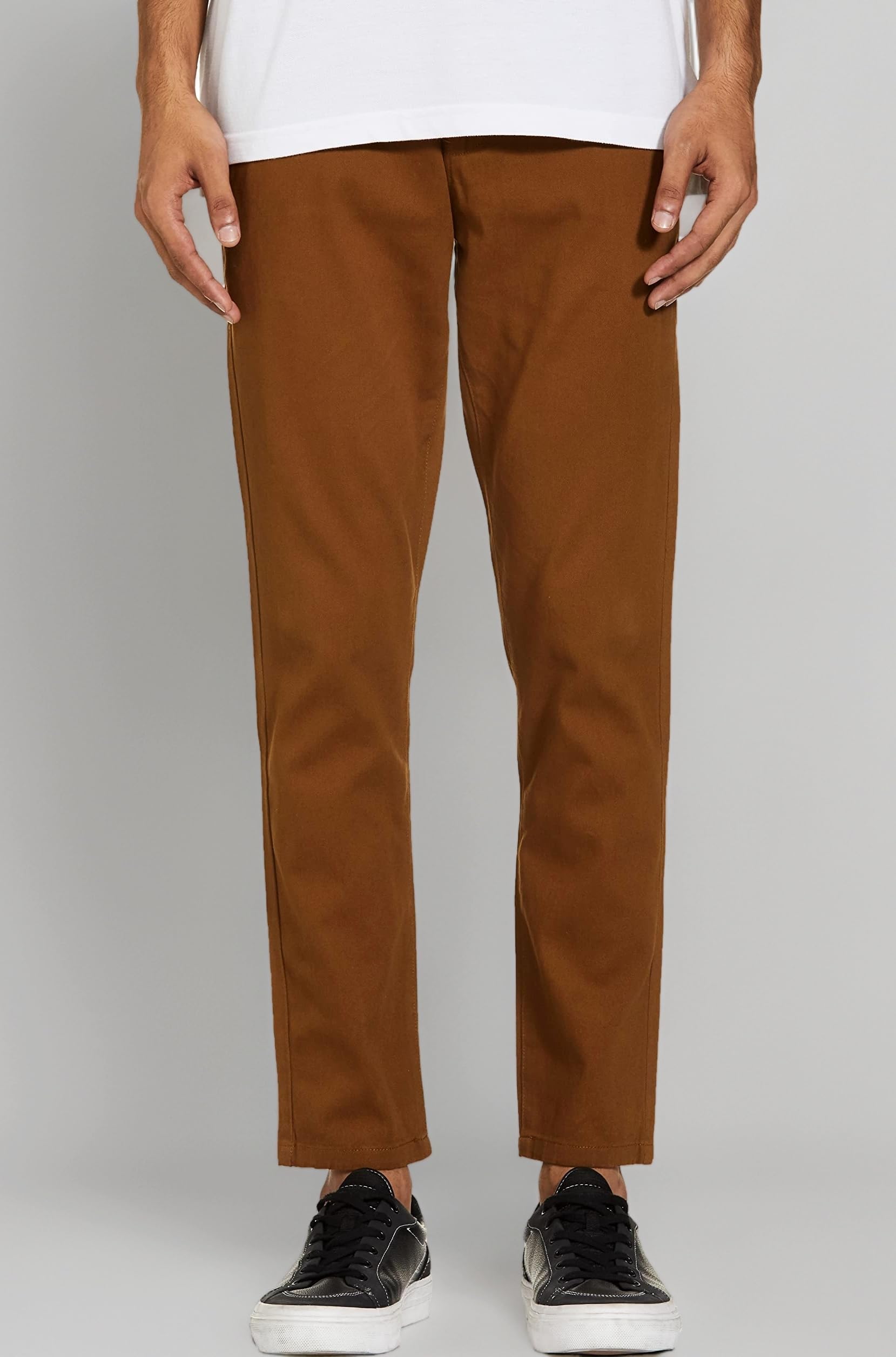 The Indian Garage Co Men Slim Fit Solid Mid-Rise Stretchable Chinos Tan
