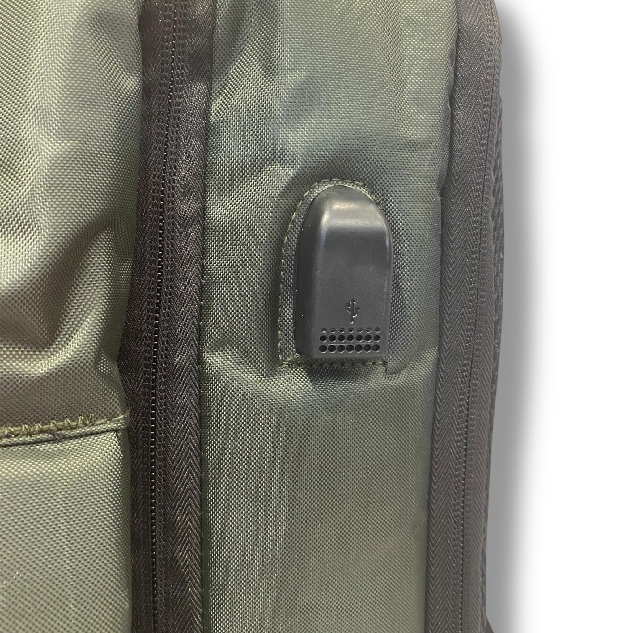 Zaino borsongino Underseat materiale Waterproof RAVIZZONI 40x20x25 20Lt. Porta USB