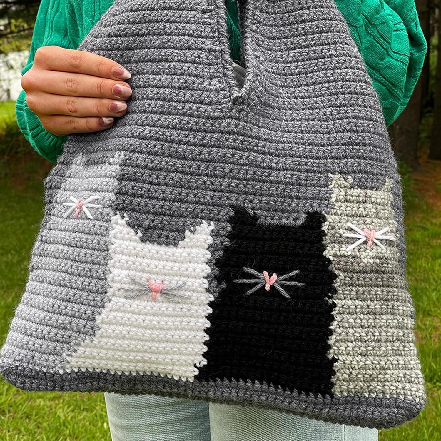 Mary Maxim Whisker Wishes Crochet Bag Kit with Cat Motif - Crochet Handbag Kit with Starlette Yarn and Pattern, Finished Size 14.5" x 16"