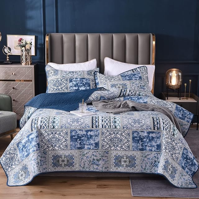 Qucover King Size Bedspreads Soft Microfiber Blue Patchwork Quilt Bedspread 230x250 cm Vintage Blue Floral Pattern Quilted Bedspreads and Throws with Pillow Cases