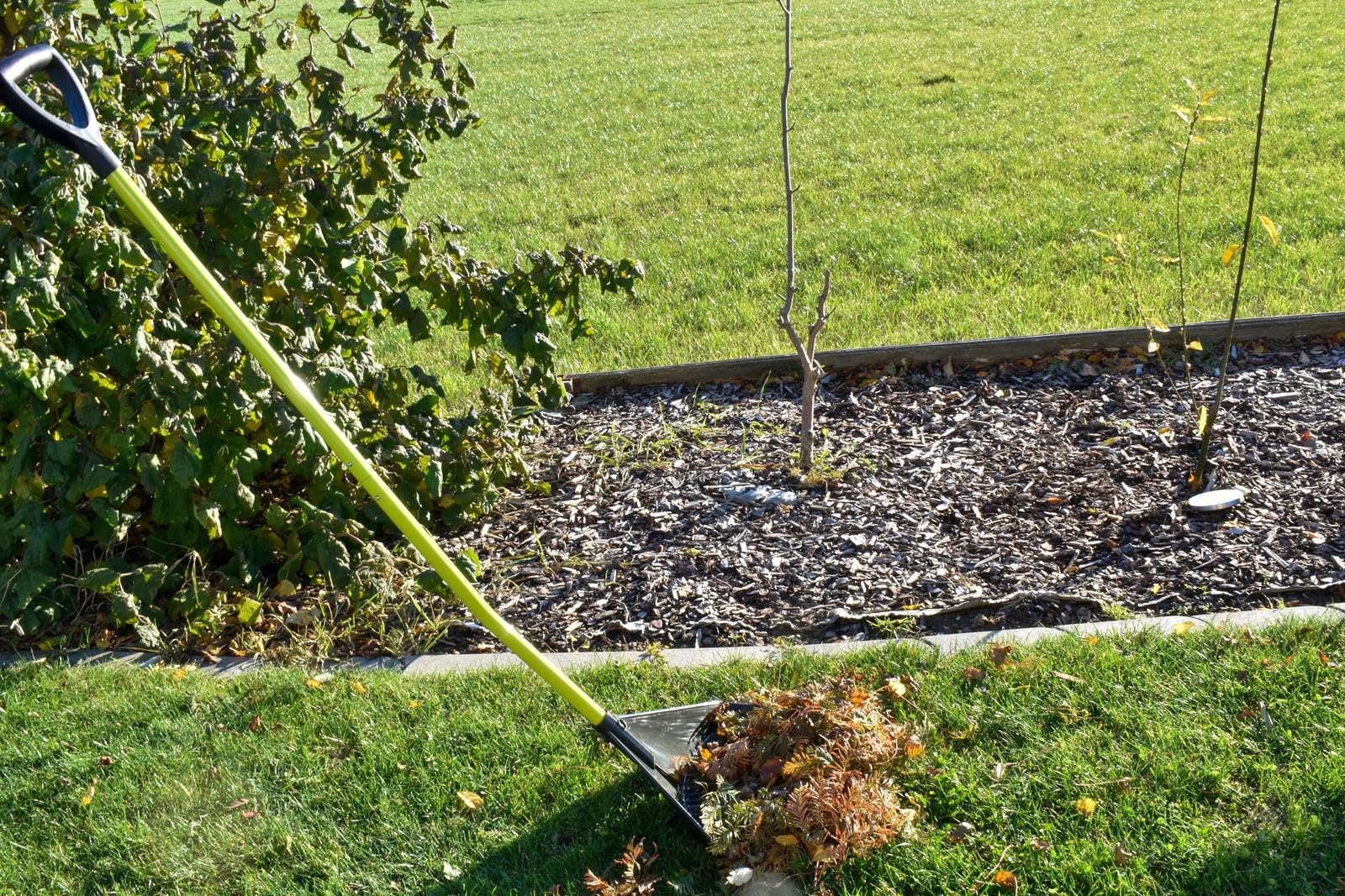 Schaufel-Rechen - Garten Harke mit Stiel - Geeignet als Schaufel, Rechen, Harke & Laubbesen 120x41cm - Kunststoff Idealer Helfer im Garten