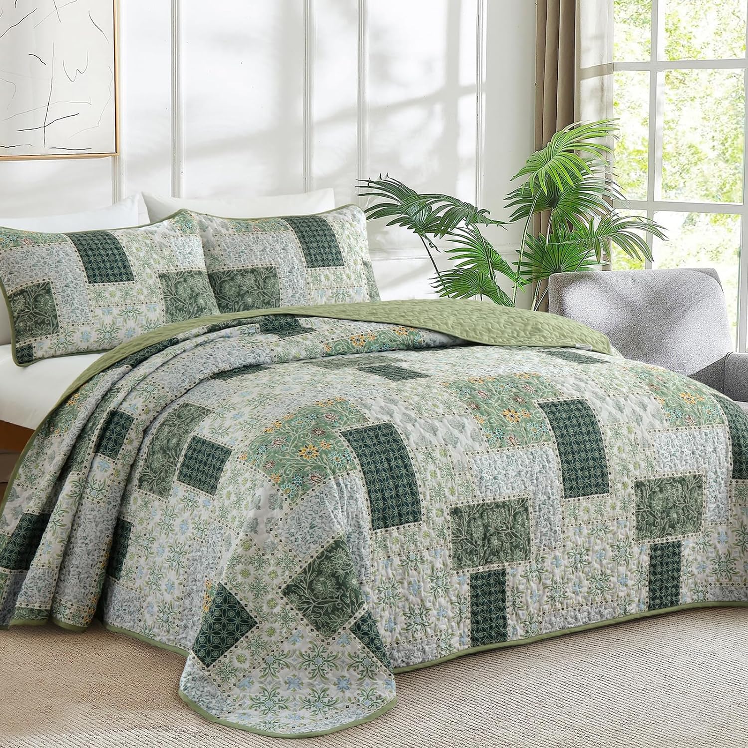 Xruibed Patchwork Quilt Set Queen Size 3 Pieces Green Floral Plaid Bedspread Set Reversible Quilt Bedding Set Microfiber Bedding Bedspread Coverlet Set for All Season(Queen 96"x90") - Image 2