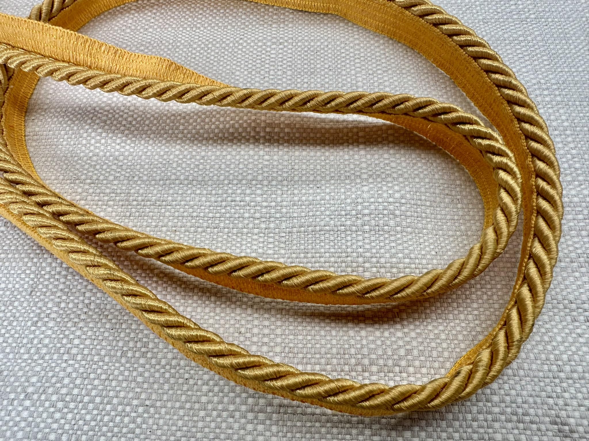 Cordon passepoil à bride torsadée moutarde de 7 mm pour couture de coussin