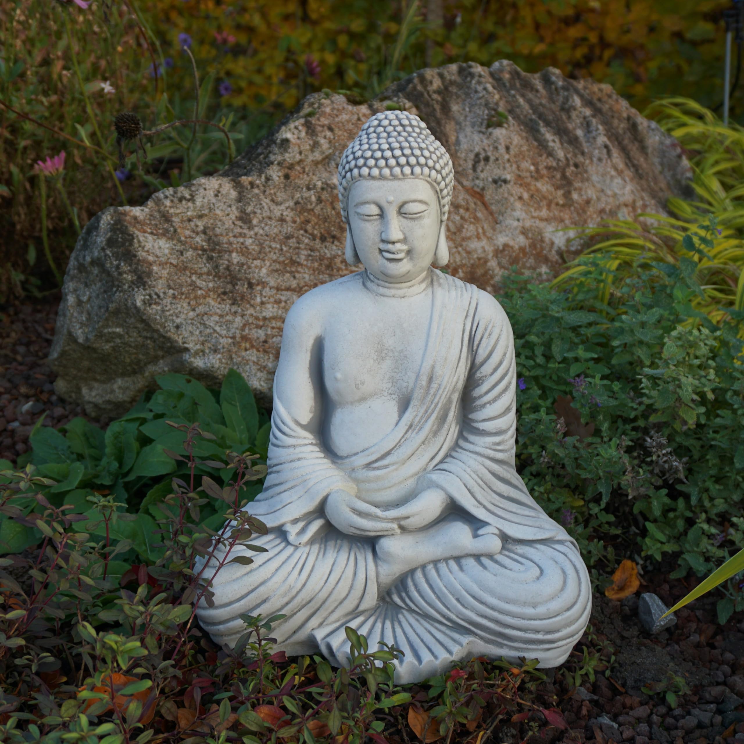 gartendekoparadies.de Buddha Figur, Steinfigur, H. 42 cm, 19 kg, Grau, frostsicher aus Steinguss für Außenbereich