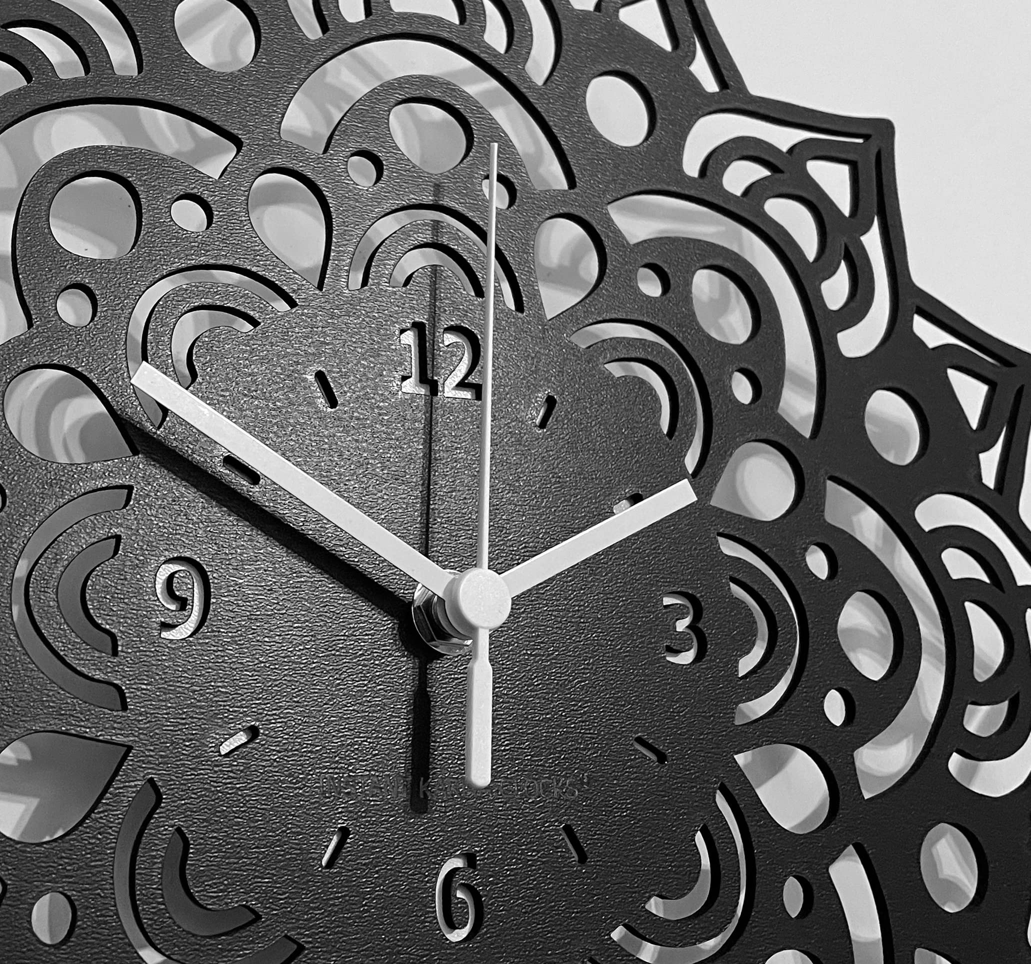 Vinyl Instant Karma Clocks wandklokken Stille klok 30 cm kopen