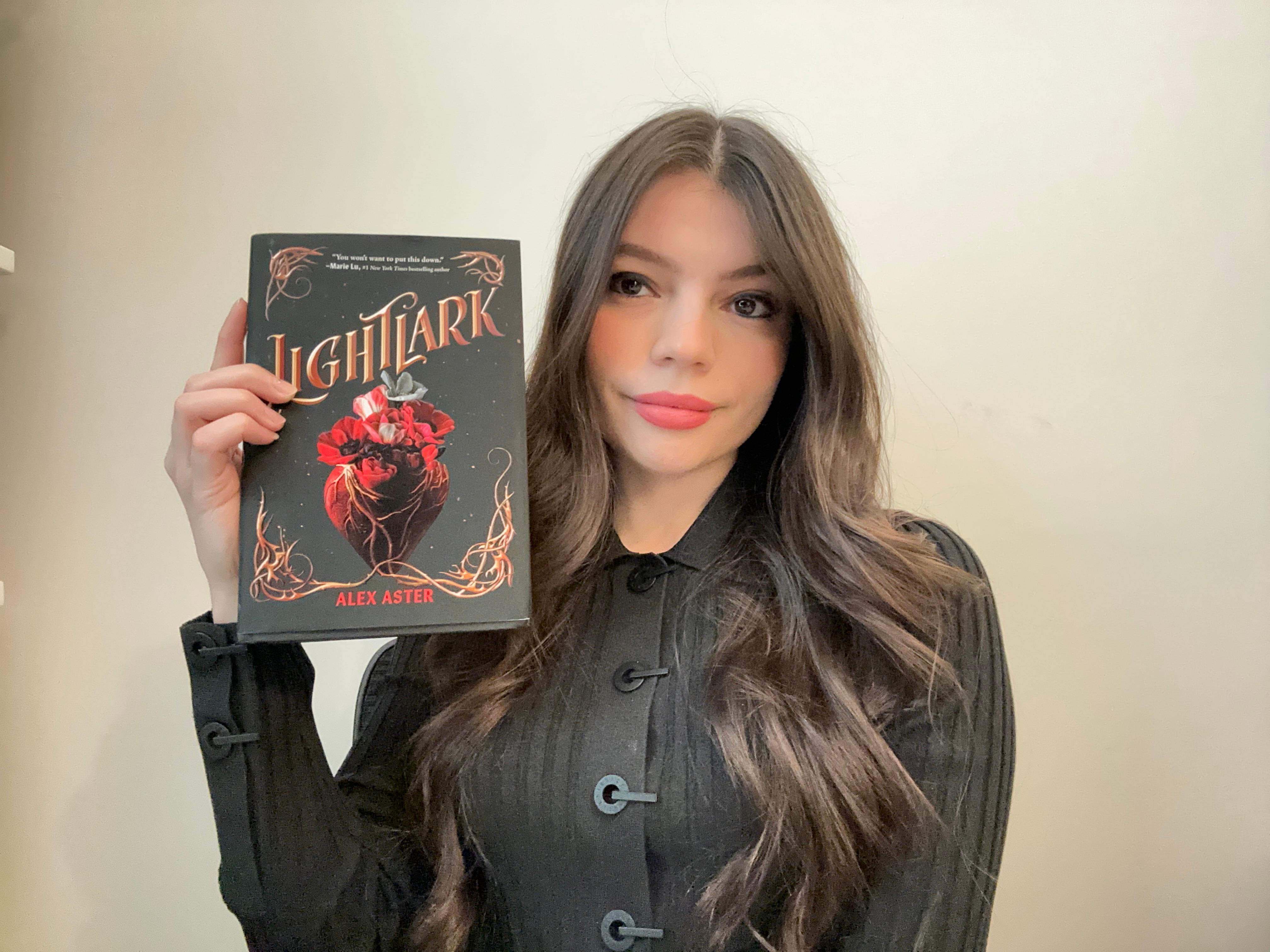 Image of Lightlark (The Lightlark Saga Book 1) (Volume 1)
