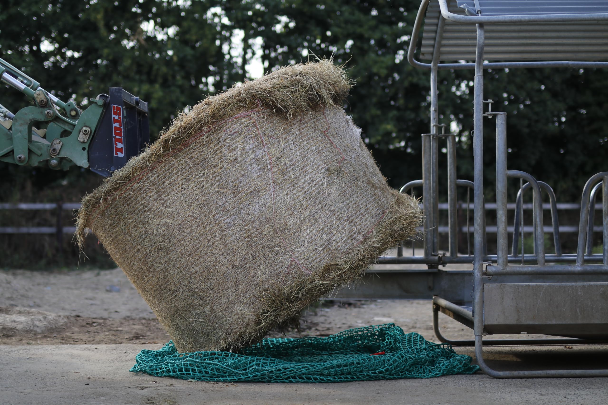 für Pferde - großes Heunetz für Rundraufen mit Durchmesser ⌀ 4m | 500kg Füllmenge | Maschenweite: 3 cm (engmaschig) | Schnur-Stärke 4 mm