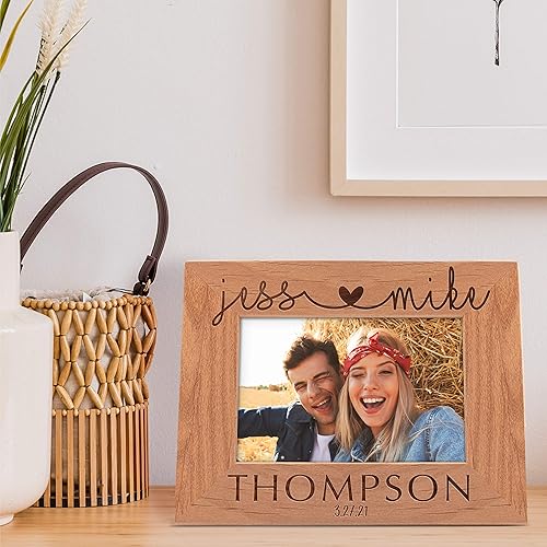 Vista 31 de GIFTBYGIFTY Marcos de fotos de amor personalizados para parejas con nombre, 4 x 6 pulgadas, regalos de San Valentín personalizados para él, ella